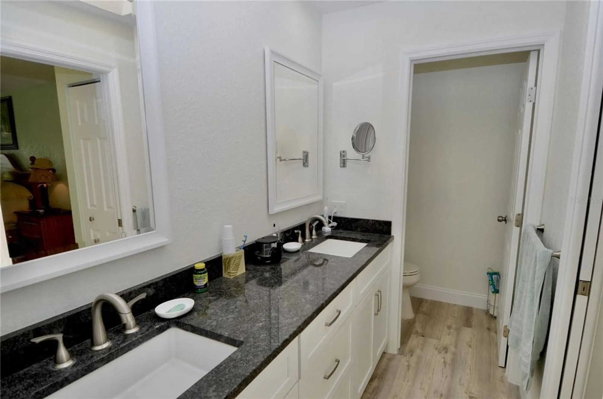 Property Slideshow image 7 of 77 | 611 paget dr, Venice, FL, 34293