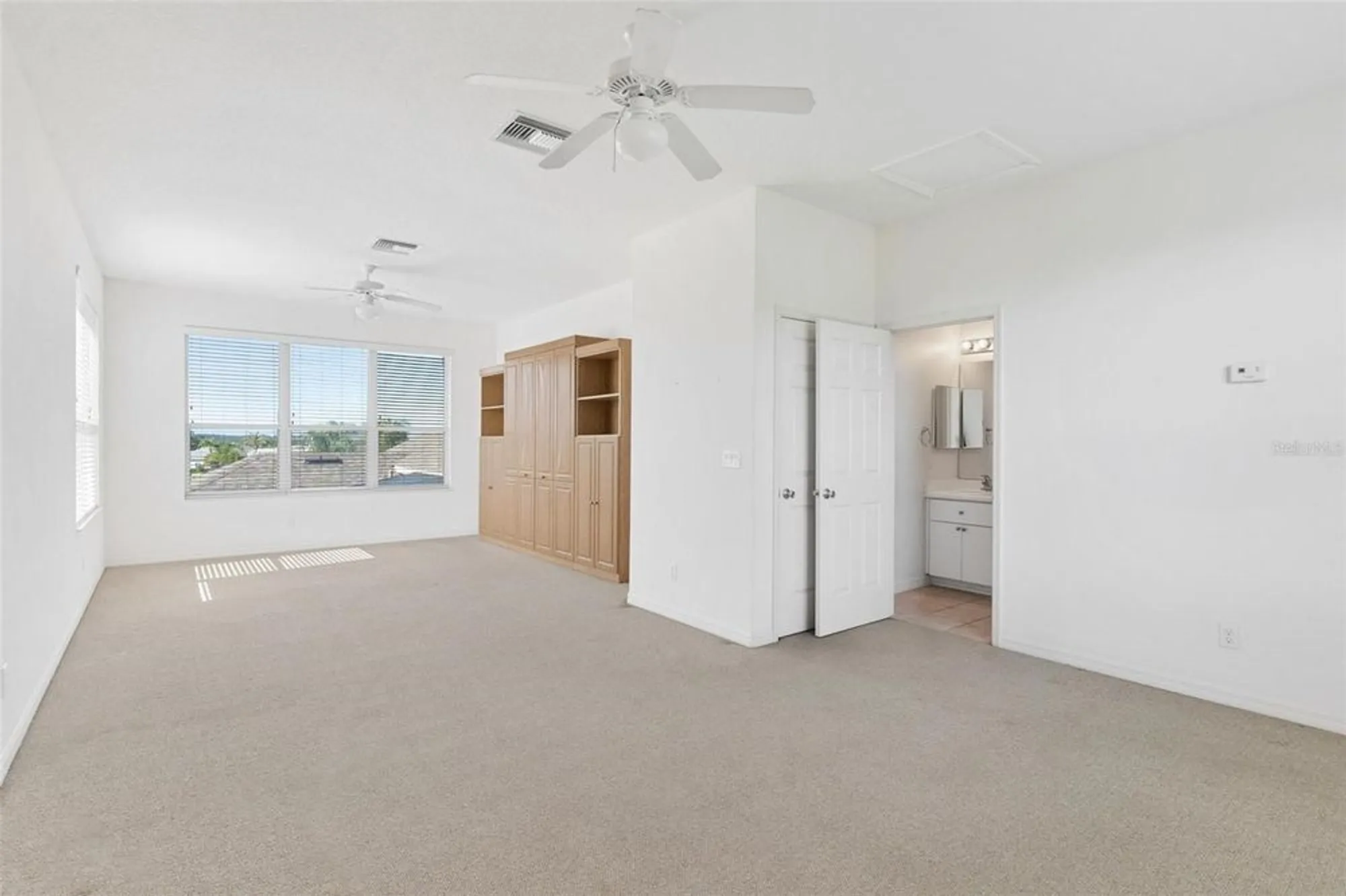 Property Slideshow image 32 of 73 | 5789 bounty cir, Tavares, FL, 32778