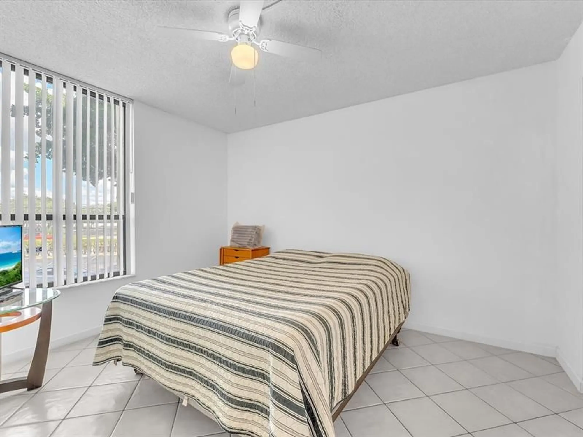 Property Slideshow image 19 of 37 | 7750 w mcnab rd apt 202, Tamarac, FL, 33321