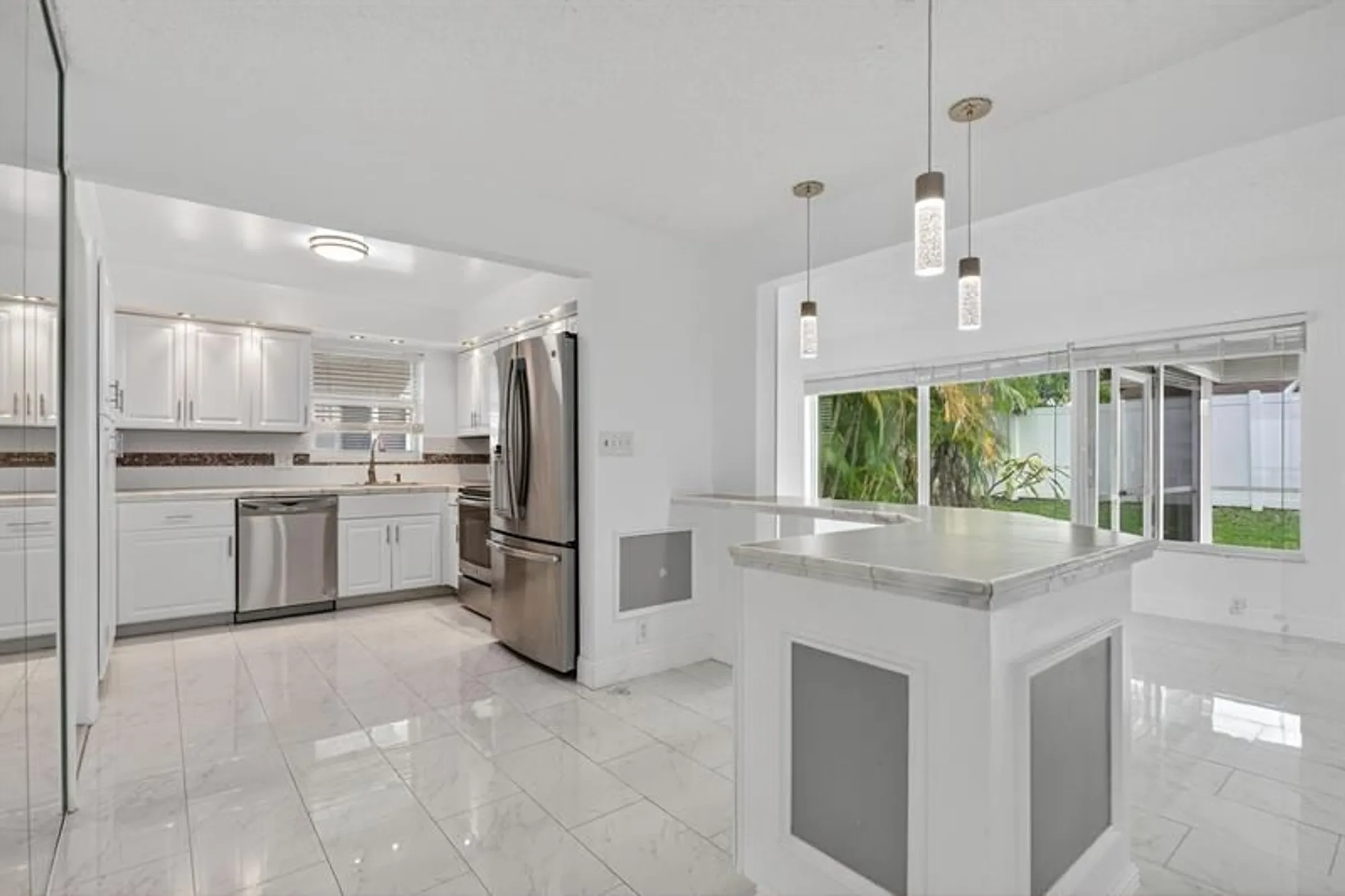 Property Slideshow image 16 of 34 | 2930 nw 1st ave, Pompano Beach, FL, 33064