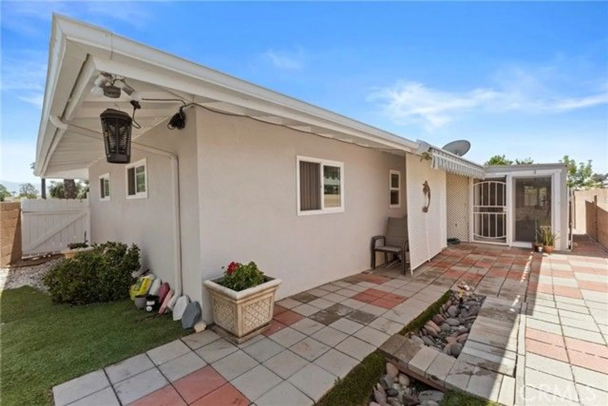 Property Slideshow image 23 of 41 | 541 shasta way, Hemet, CA, 92543