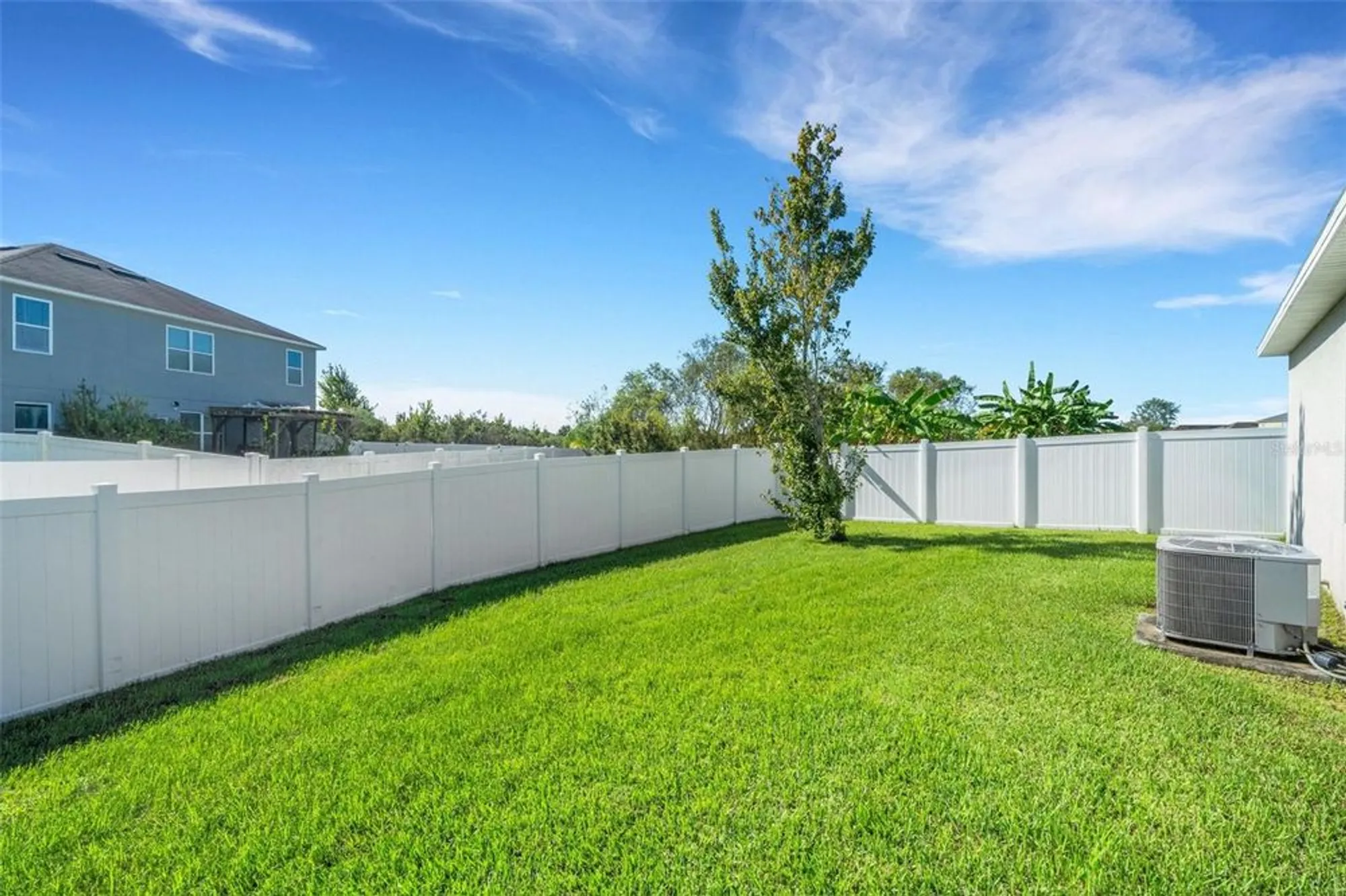 Property Slideshow image 18 of 30 | 2162 blue highlands dr, Lakeland, FL, 33811