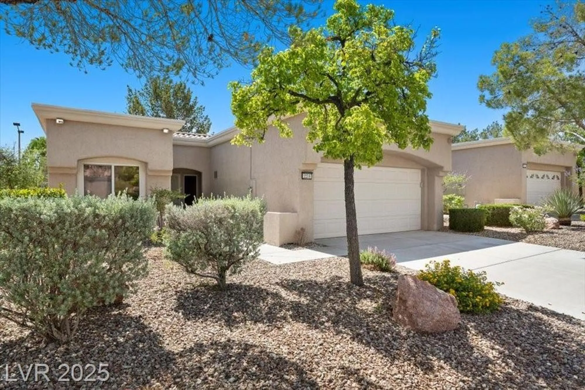 Property Slideshow image 6 of 27 | 2216 spring water dr, Las Vegas, NV, 89134