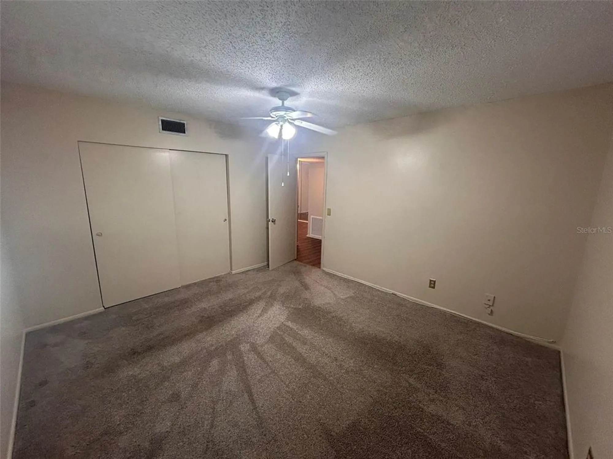 Property Slideshow image 29 of 55 | 2402 ecuadorian way apt 18, Clearwater, FL, 33763