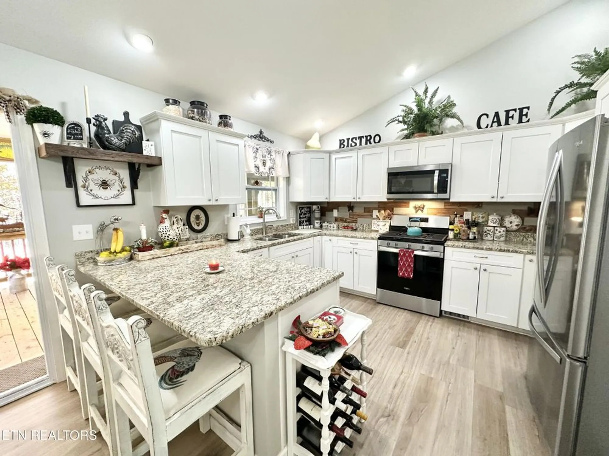 Property Slideshow image 11 of 27 | 311 lakeview dr, Crossville, TN, 38558