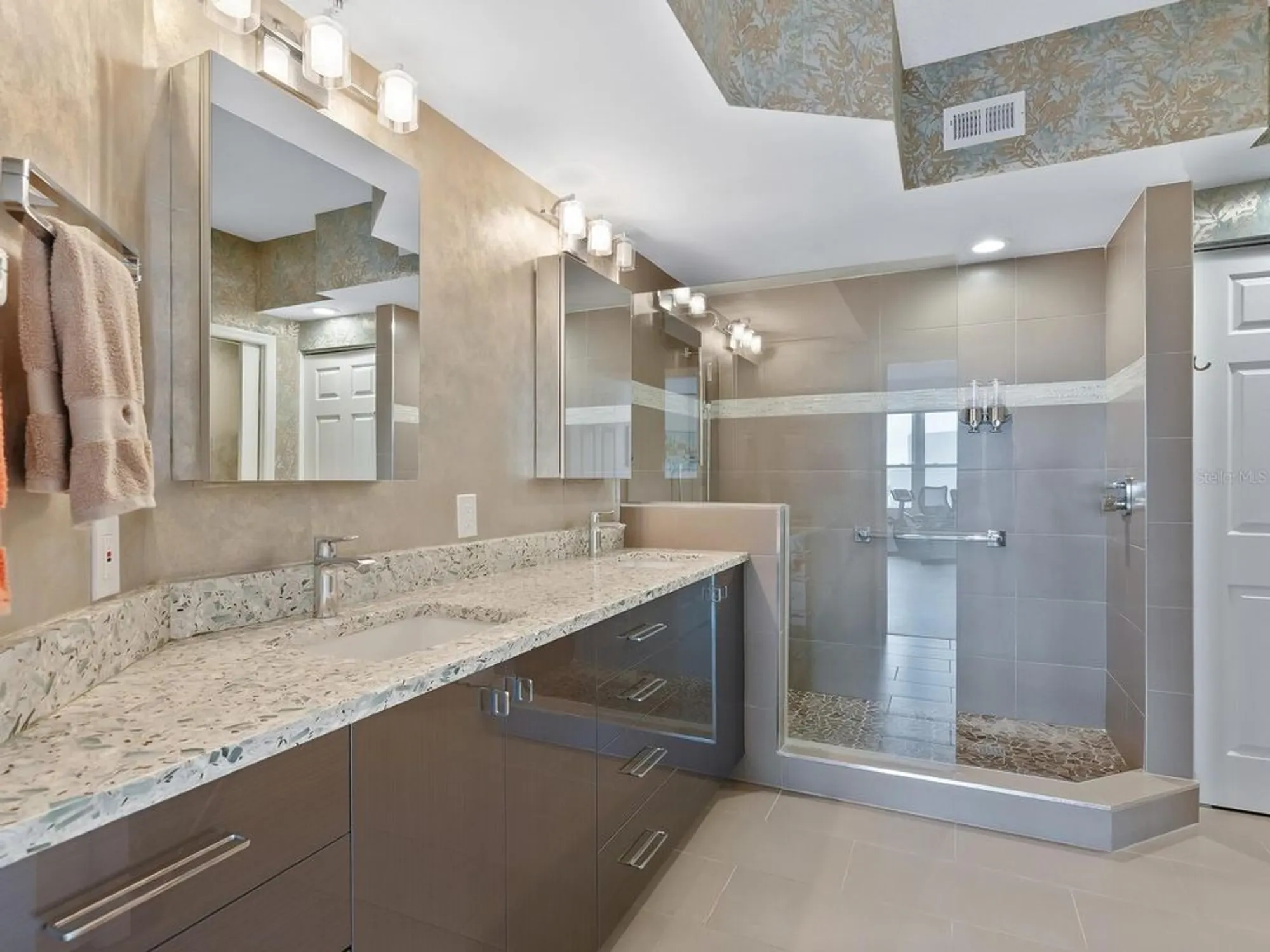 Property Slideshow image 24 of 59 | 5420 eagles point cir apt 105, Sarasota, FL, 34231