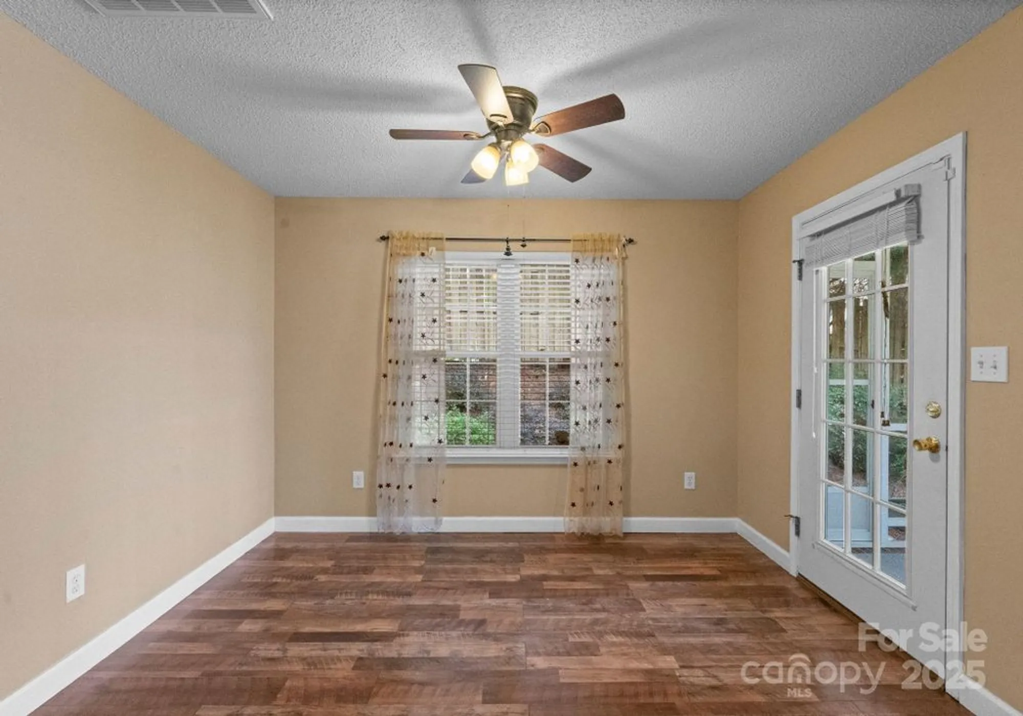 Property Slideshow image 8 of 23 | 110 whitehall dr, Mooresville, NC, 28117