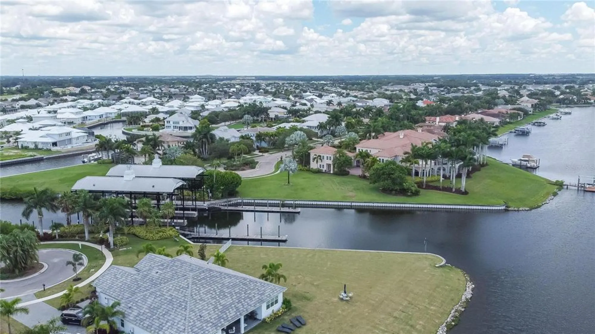 Property Slideshow image 81 of 87 | 407 sandsend ct, Apollo Beach, FL, 33572