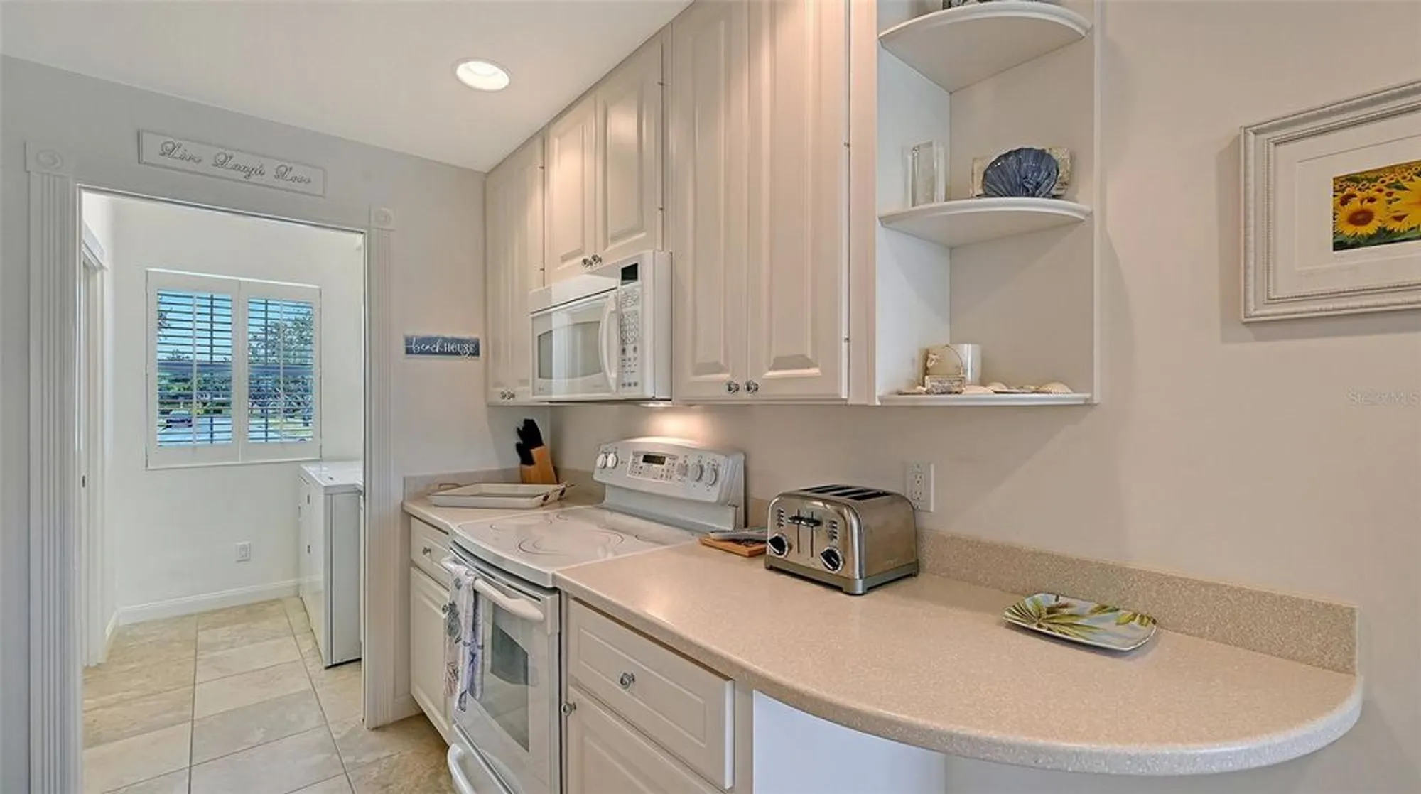 Property Slideshow image 18 of 63 | 1749 burgos dr, Sarasota, FL, 34238