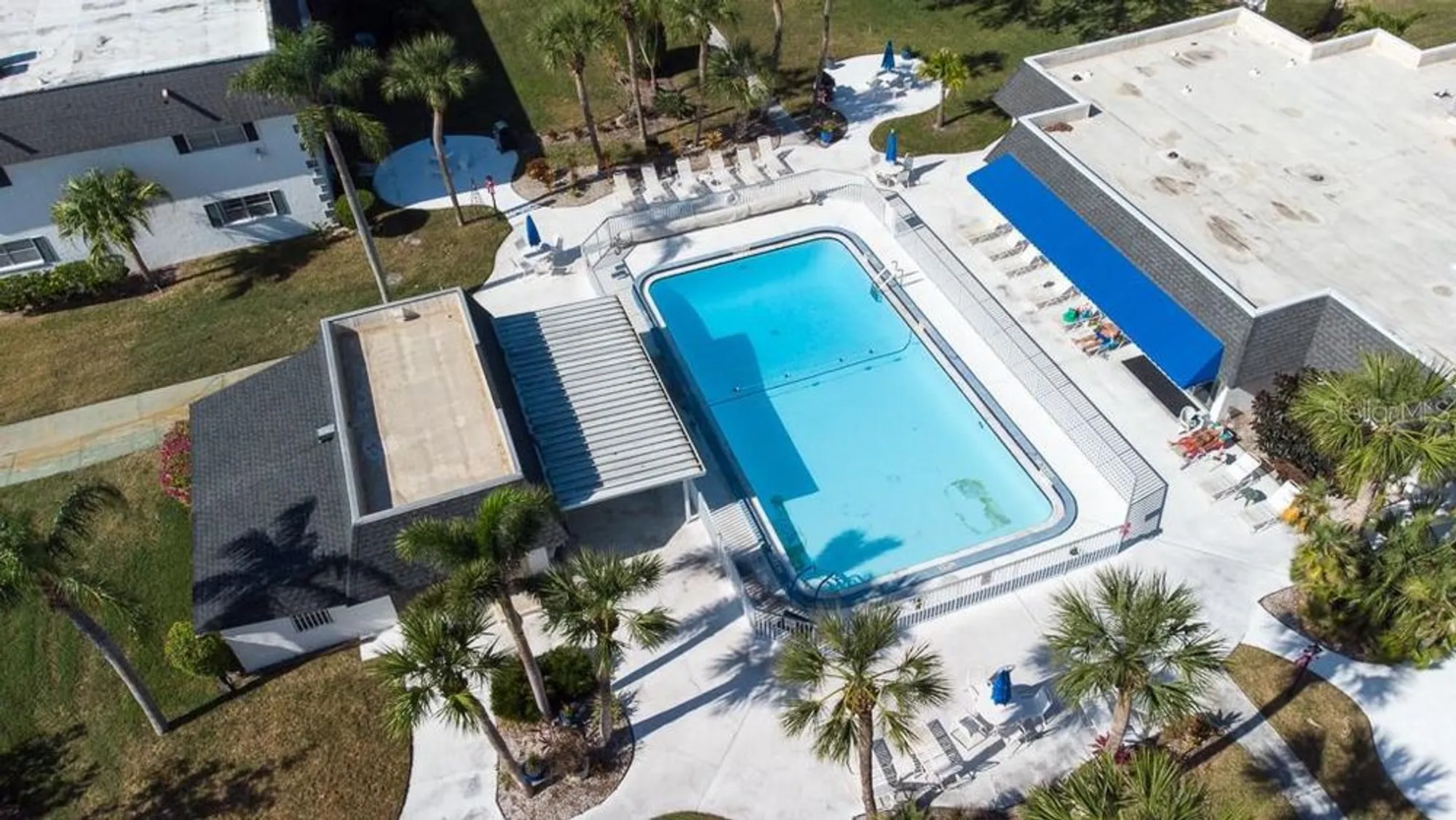 Property Slideshow image 10 of 12 | 4705 5th st 305, Bradenton, FL, 34207