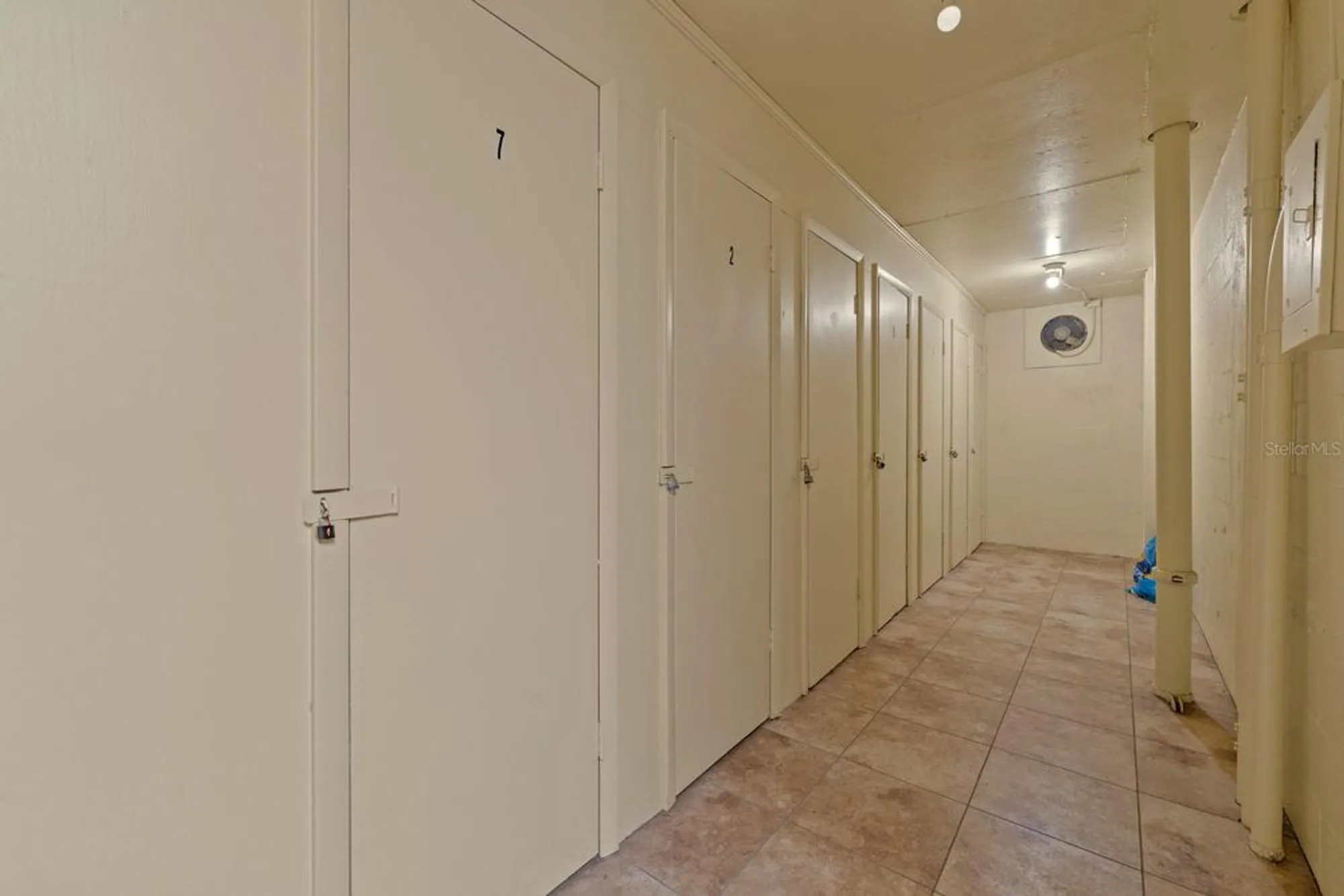 Property Slideshow image 18 of 24 | 4550 cove cir apt 305, St Petersburg, FL, 33708