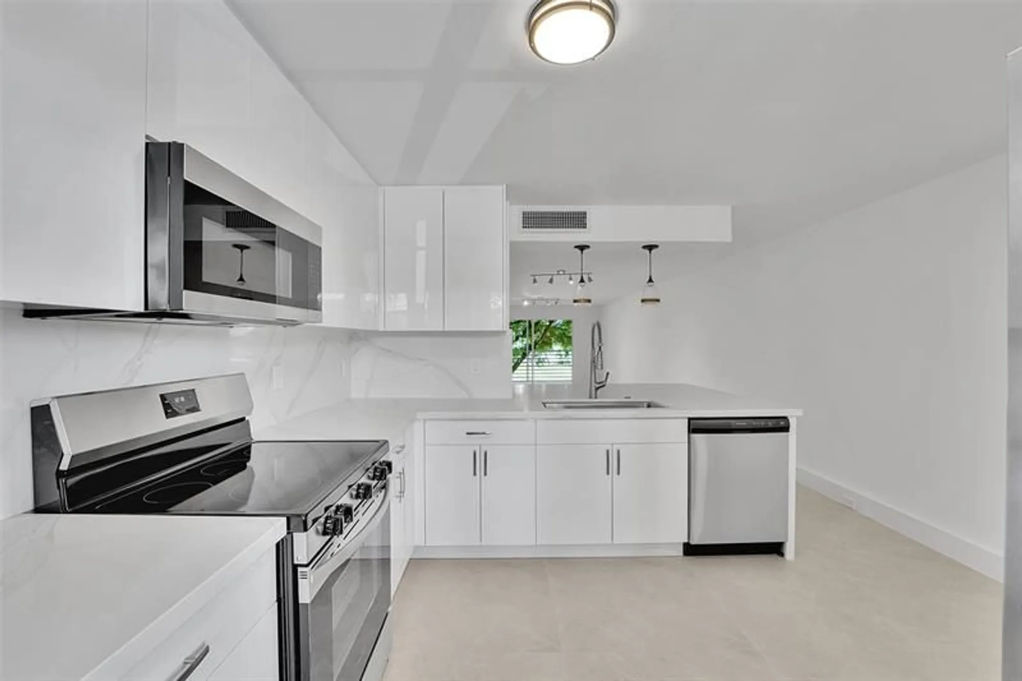 Property Slideshow image 8 of 27 | 3201 portofino pt c2, Coconut Creek, FL, 33066