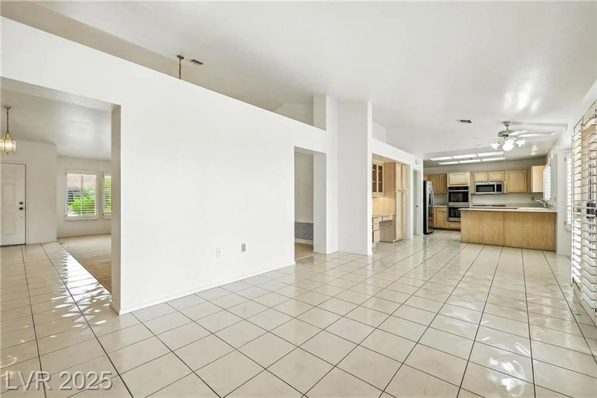 Property Slideshow image 14 of 35 | 8500 linderwood dr, Las Vegas, NV, 89134
