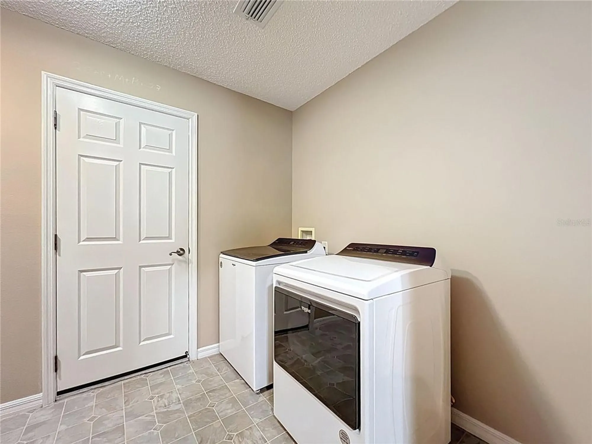 Property Slideshow image 26 of 64 | 16946 se 93rd cuthbert cir, The Villages, FL, 32162