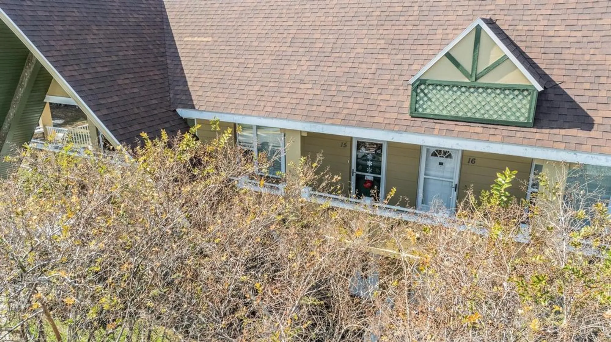 Property Slideshow image 41 of 46 | 2000 world parkway blvd apt 15, Clearwater, FL, 33763