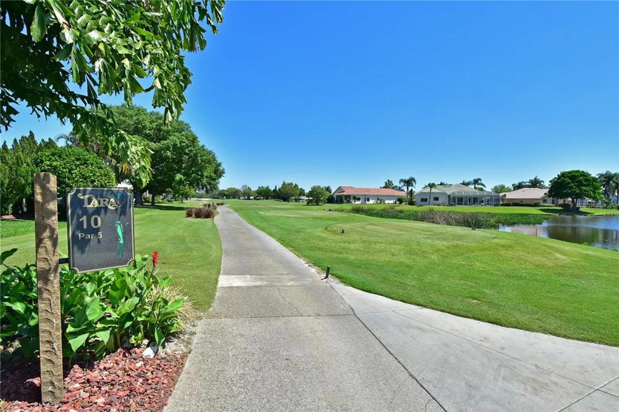 Property Slideshow image 51 of 70 | 6904 drewrys blf apt 803, Bradenton, FL, 34203