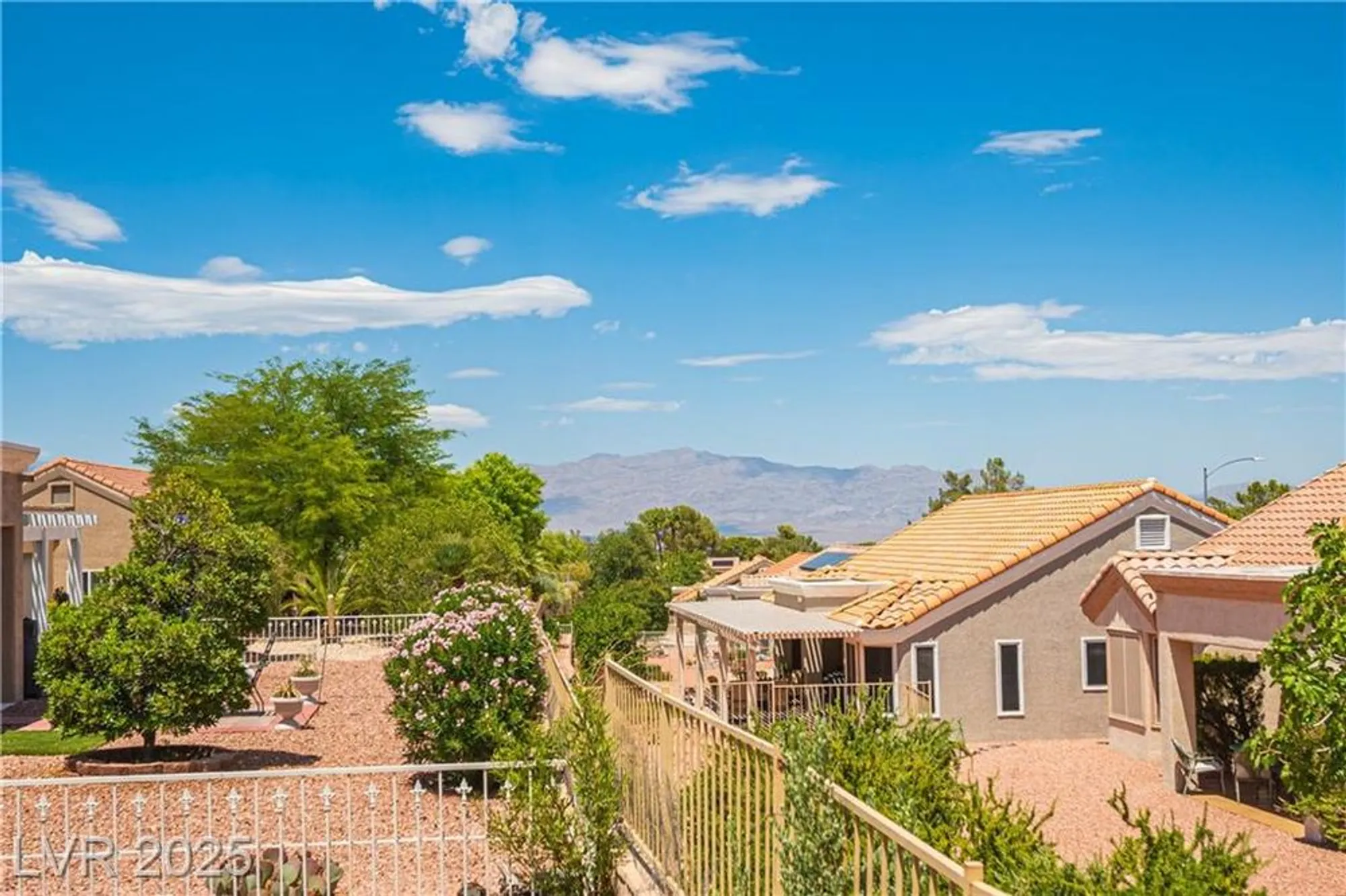 Property Slideshow image 11 of 72 | 2548 tumble brook dr, Las Vegas, NV, 89134
