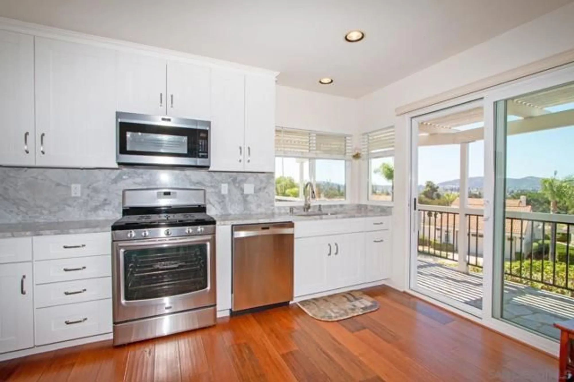 Property Slideshow image 14 of 41 | 17762 plaza acosta, San Diego, CA, 92128