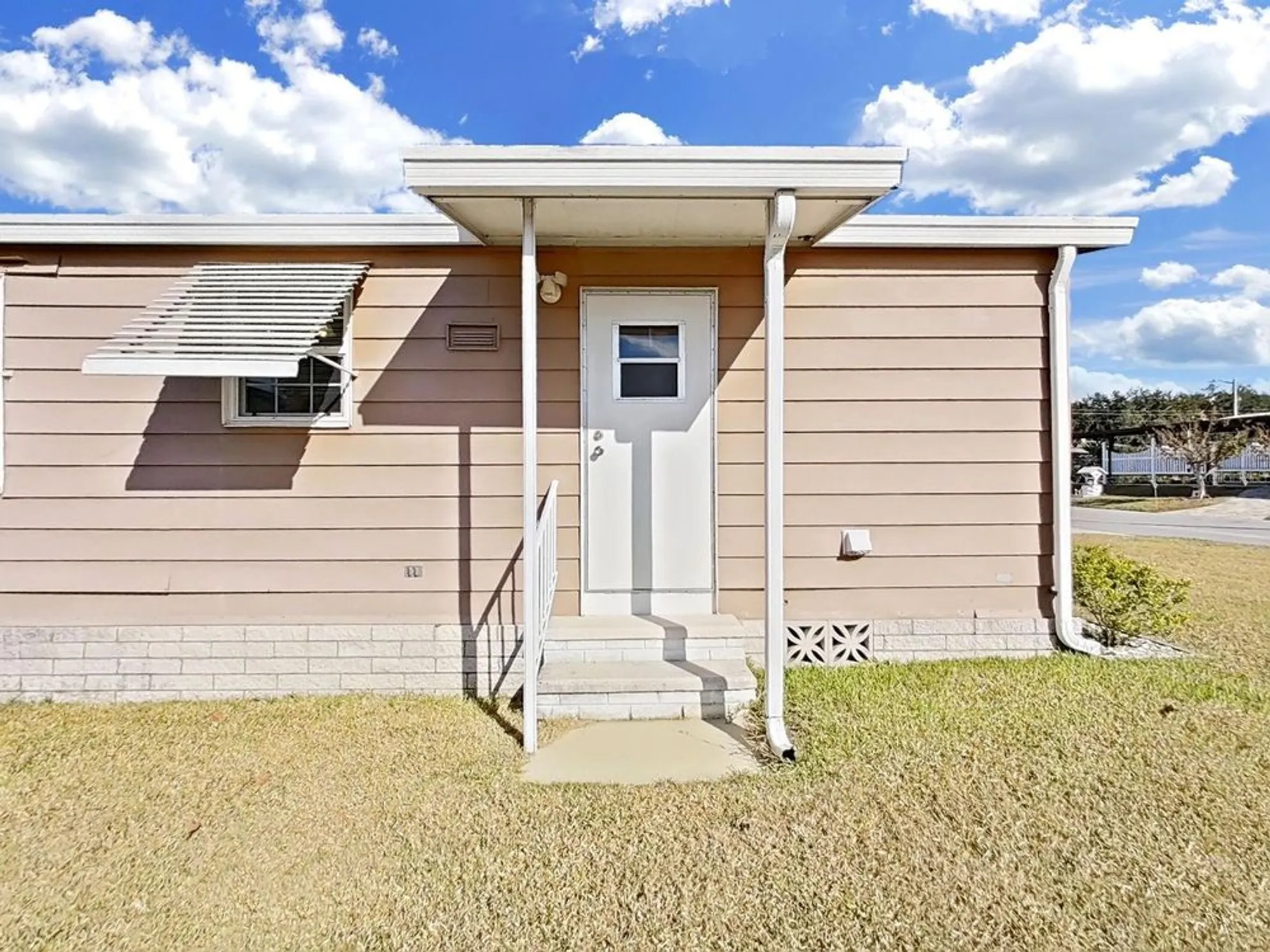 Property Slideshow image 2 of 44 | 1758 fox hill dr, Lakeland, FL, 33810