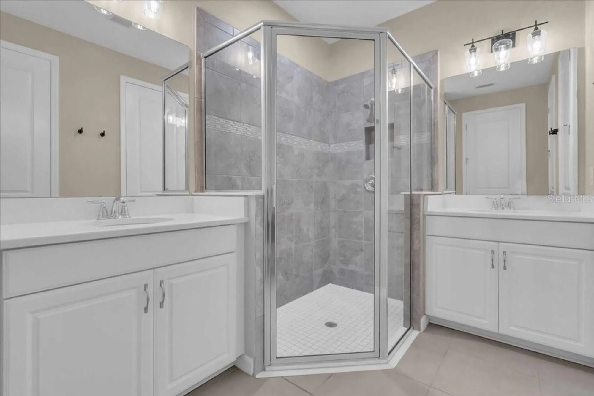 Property Slideshow image 25 of 54 | 5540 summit gln, Bradenton, FL, 34203