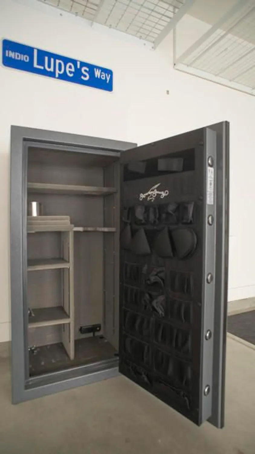 Property Slideshow image 34 of 44 | 82830 logan creek dr, Indio, CA, 92201