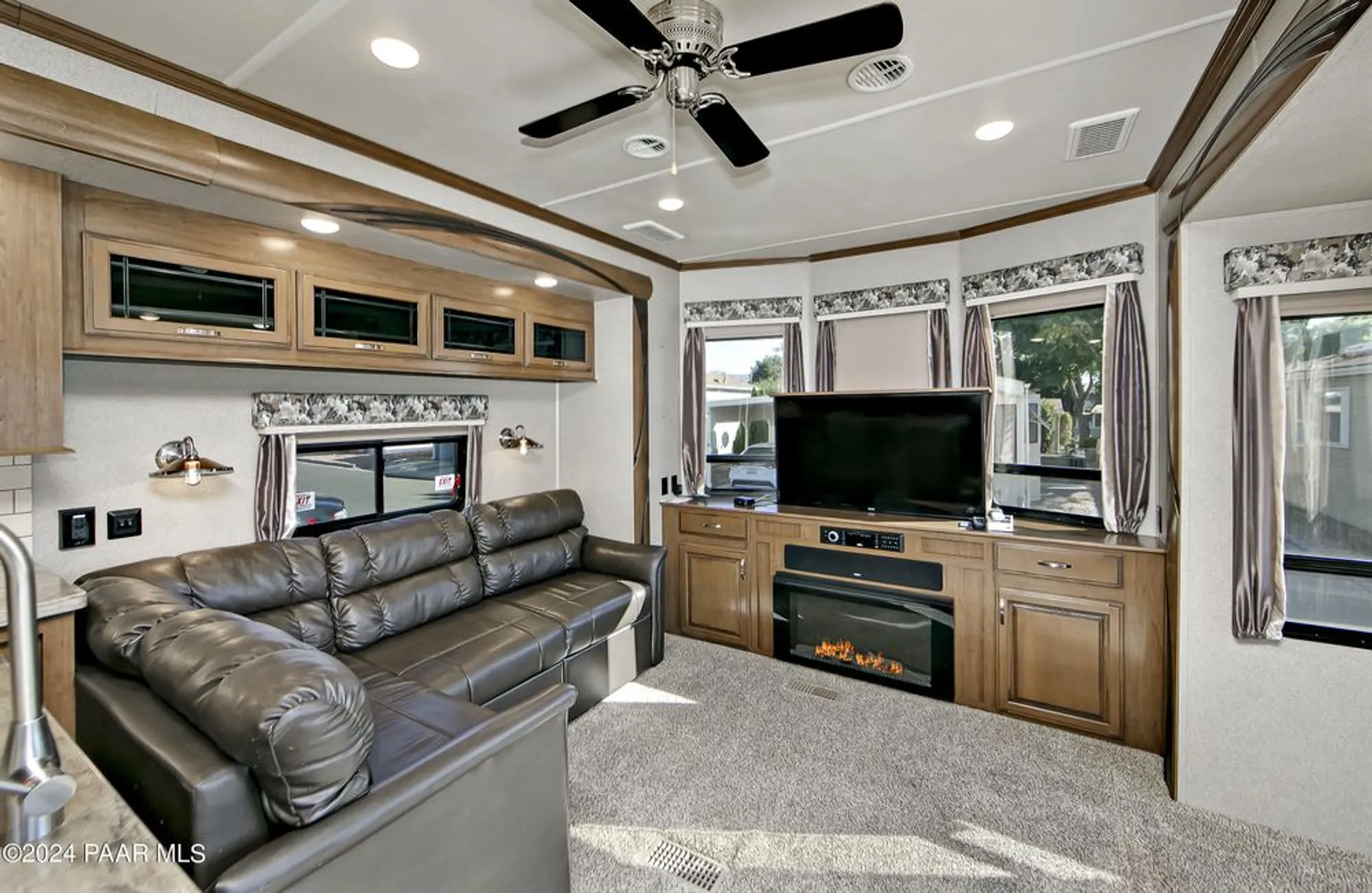 Property Slideshow image 5 of 17 | 850 n ponderosa pine dr, Prescott Valley, AZ, 86327