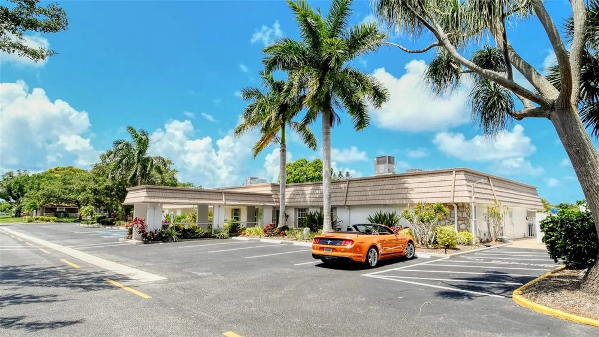 Property Slideshow image 66 of 86 | 2016 riverbluff pkwy v328, Sarasota, FL, 34231