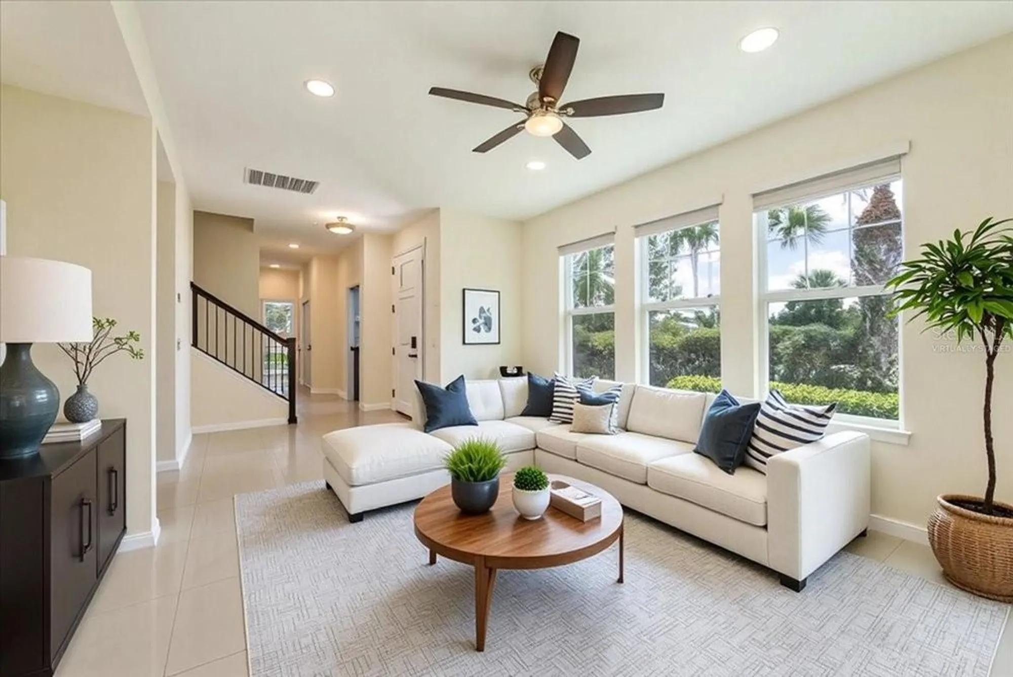 Property Slideshow image 8 of 50 | 11934 meadowgate pl, Lakewood Ranch, FL, 34211