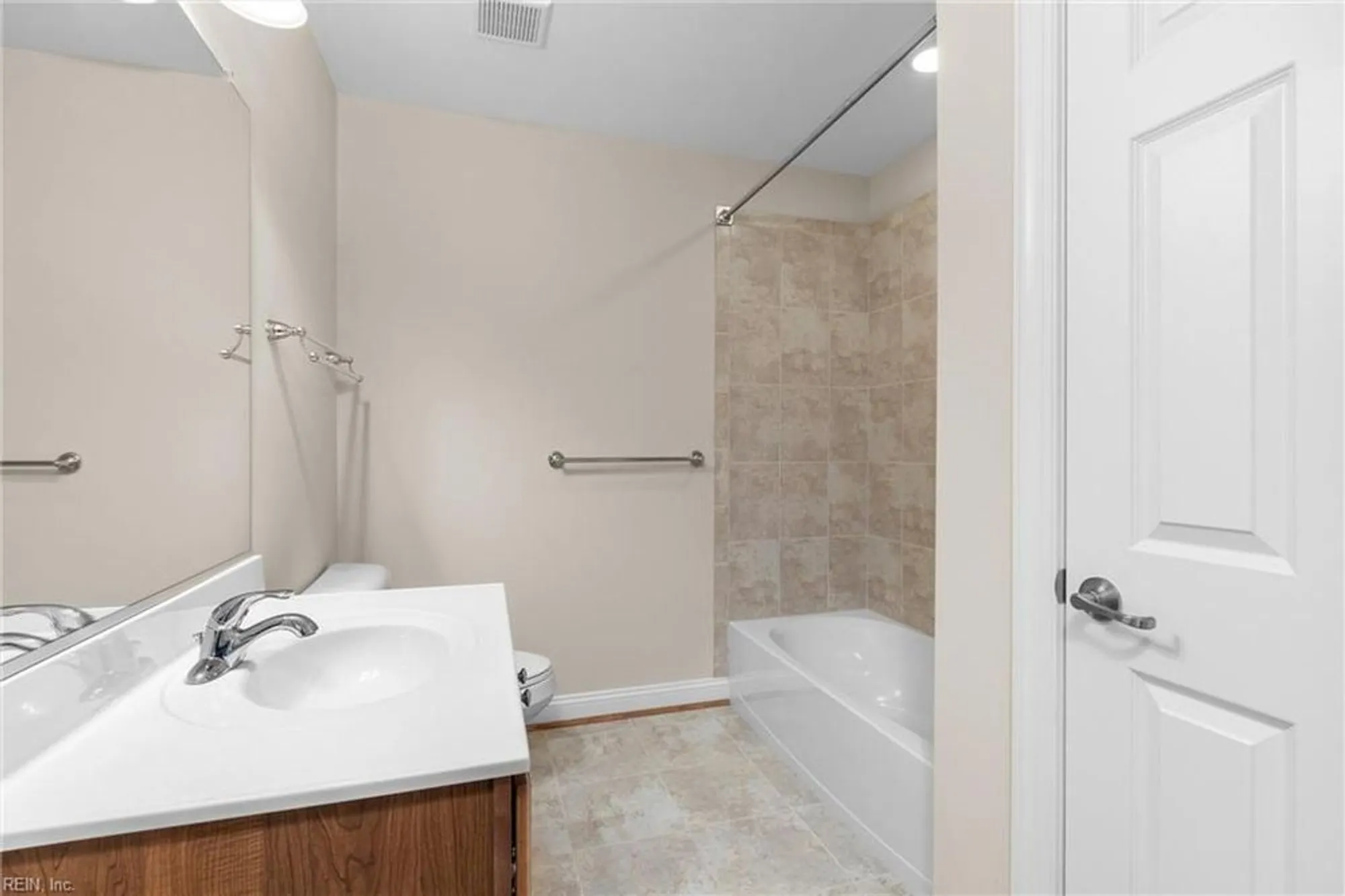 Property Slideshow image 25 of 39 | 1413 thistlewood ln # 54, Chesapeake, VA, 23320
