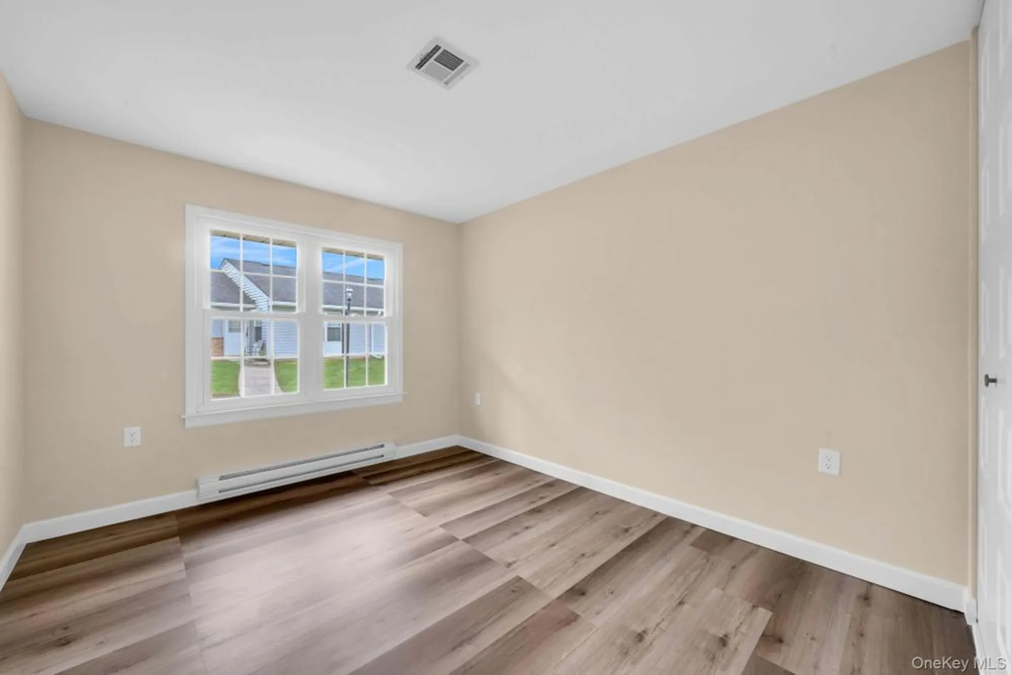 Property Slideshow image 13 of 24 | 380 woodbridge dr d, Ridge, NY, 11961
