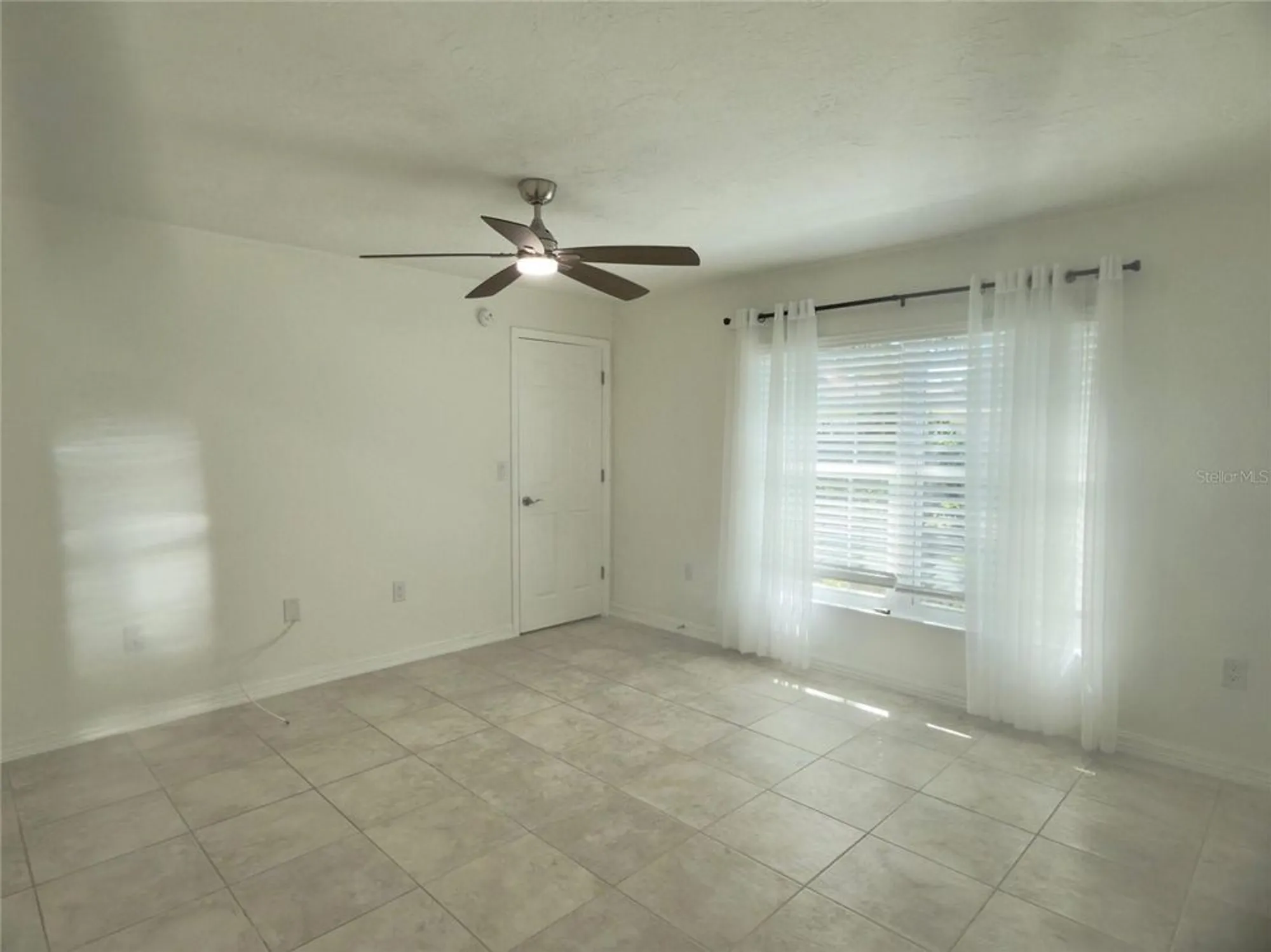 Property Slideshow image 12 of 23 | 4001 oakhurst dr 3119, Sarasota, FL, 34233