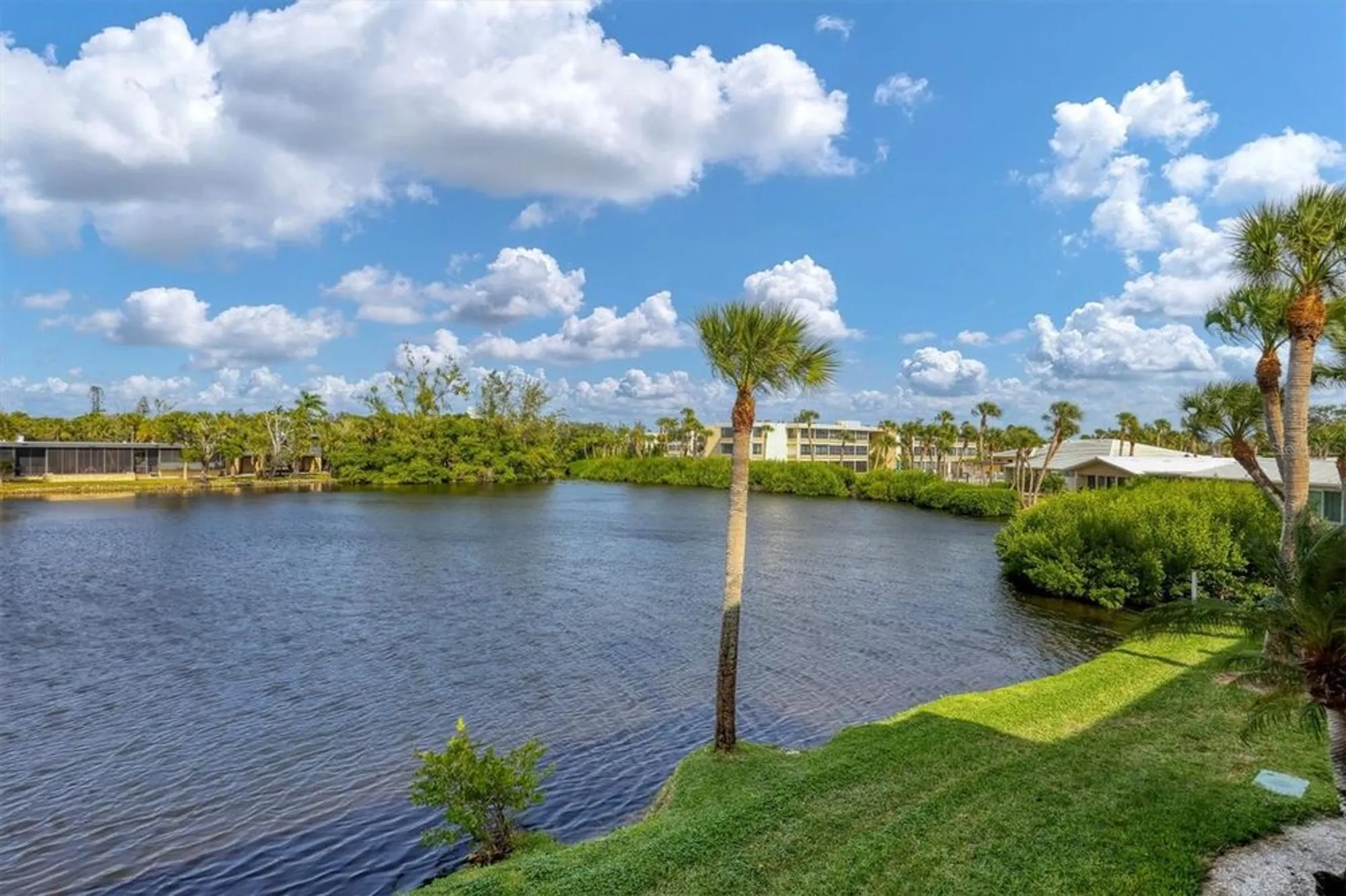 Property Slideshow image 32 of 53 | 101 whispering sands dr apt 205, Sarasota, FL, 34242