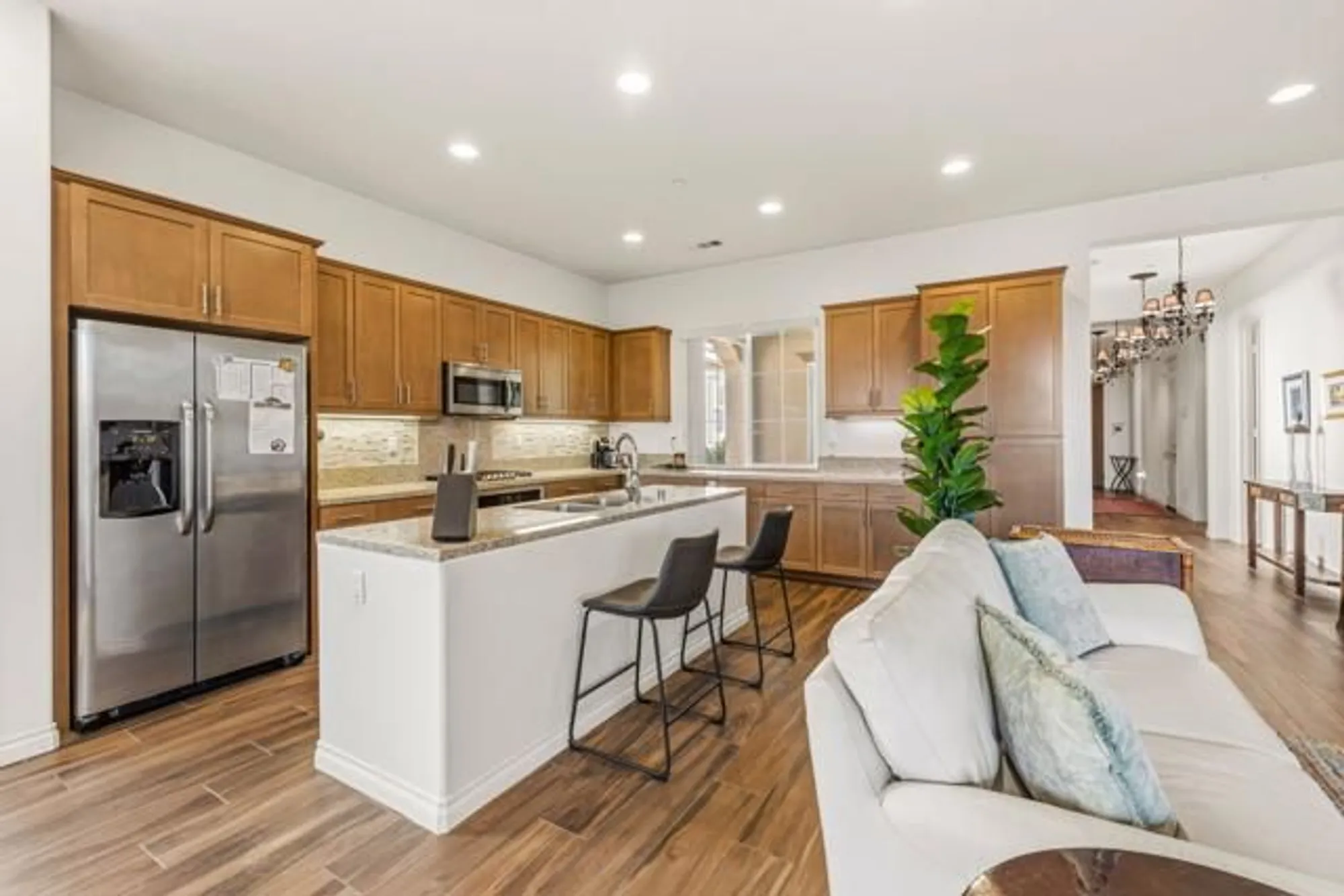 Property Slideshow image 8 of 55 | 3923 via amalfi, Palm Desert, CA, 92260