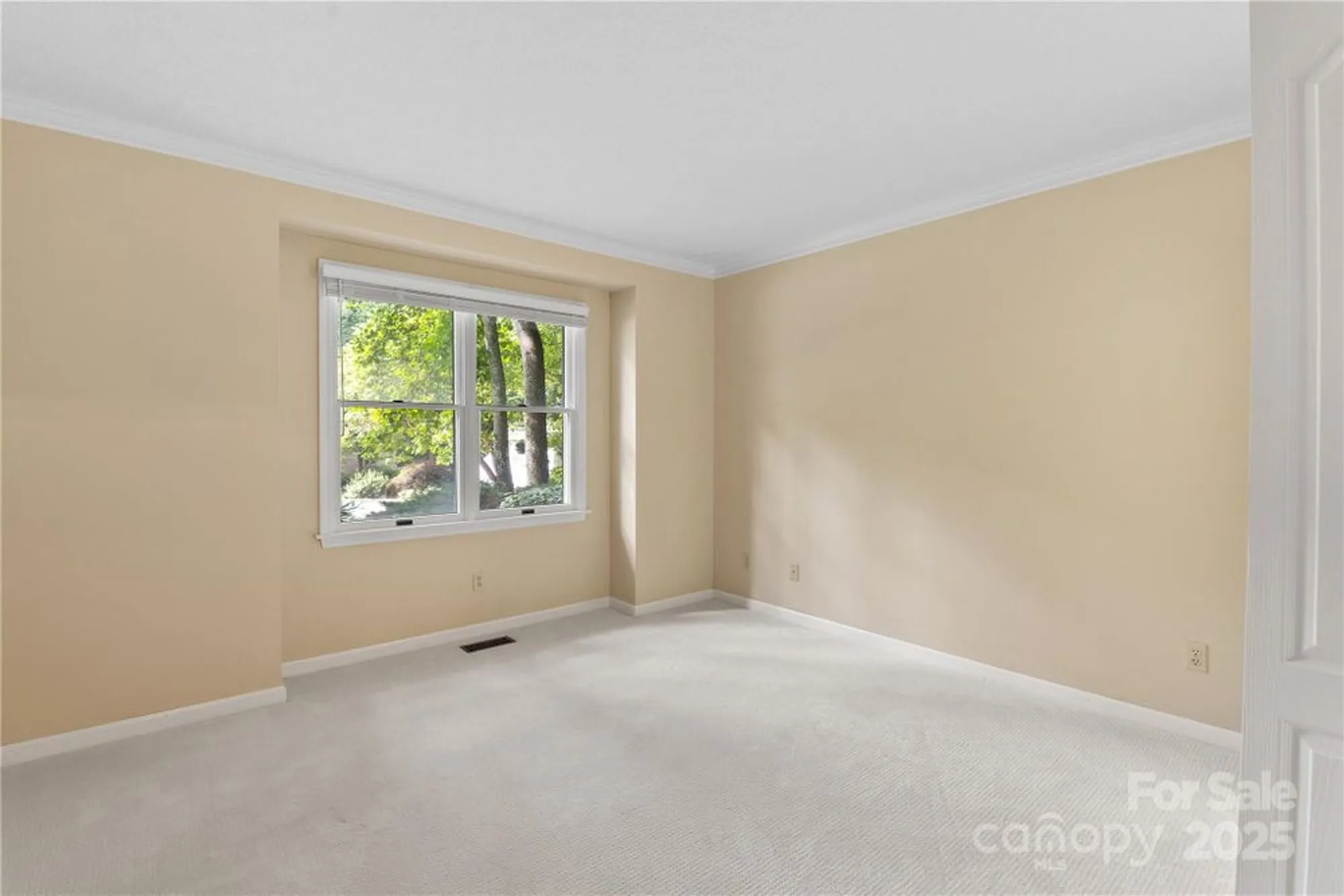 Property Slideshow image 18 of 32 | 131 jenny lind dr, Hendersonville, NC, 28791