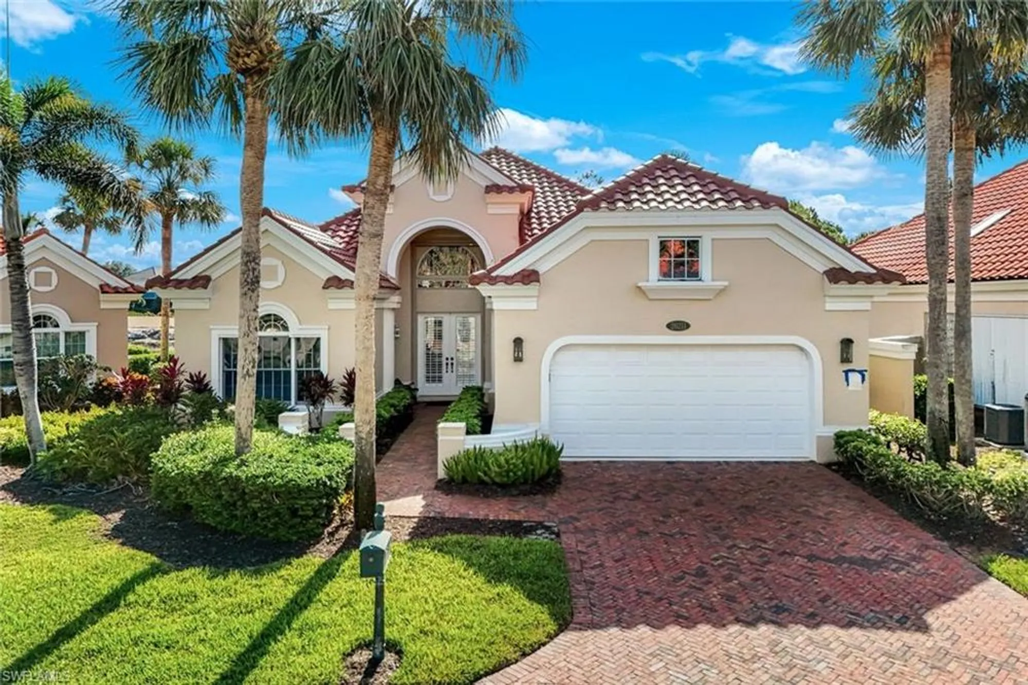 Property Slideshow image 3 of 41 | 26211 siena dr, Bonita Springs, FL, 34134