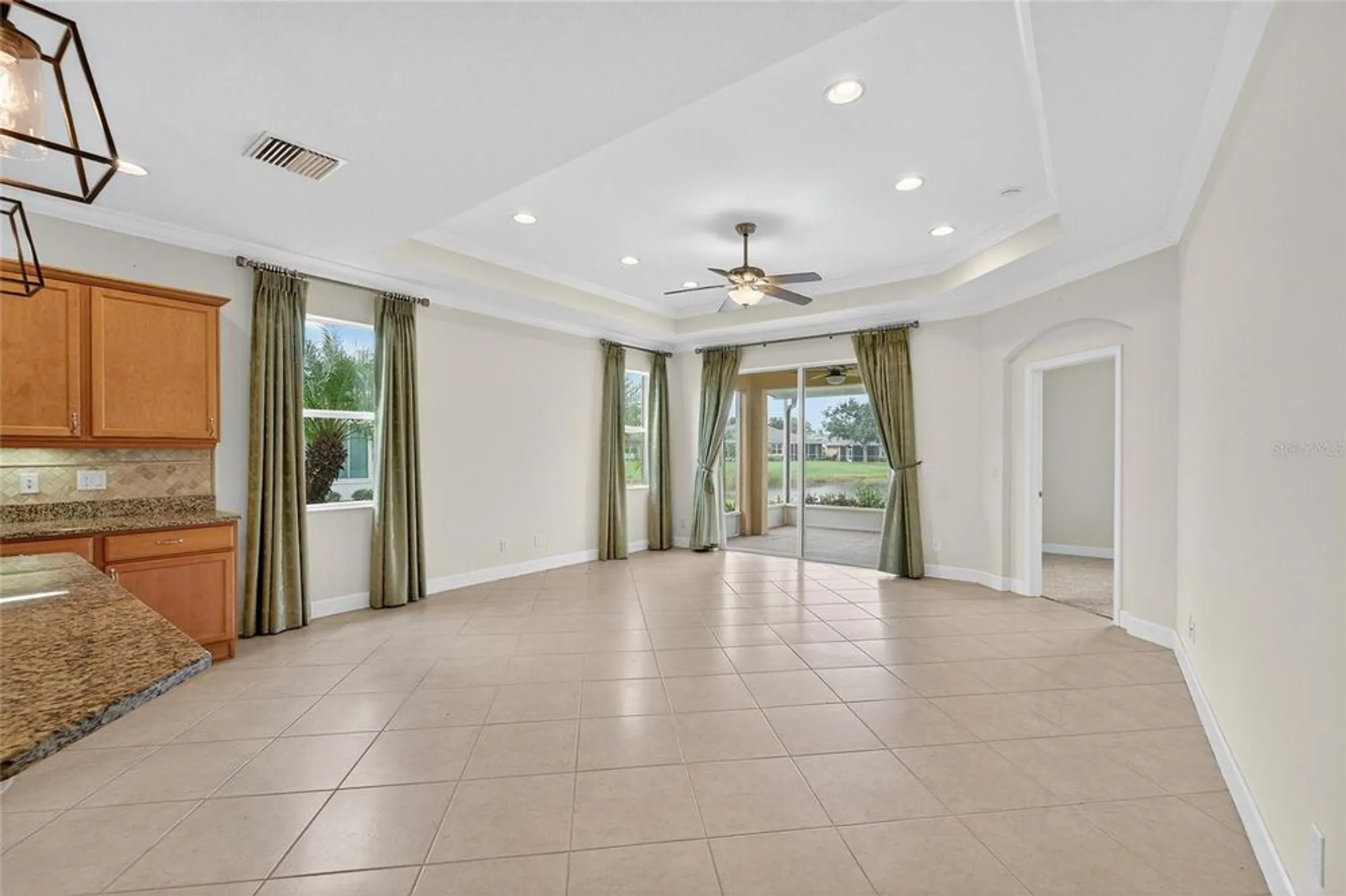 Property Slideshow image 25 of 64 | 2226 nottingham greens dr, Sun City Center, FL, 33573