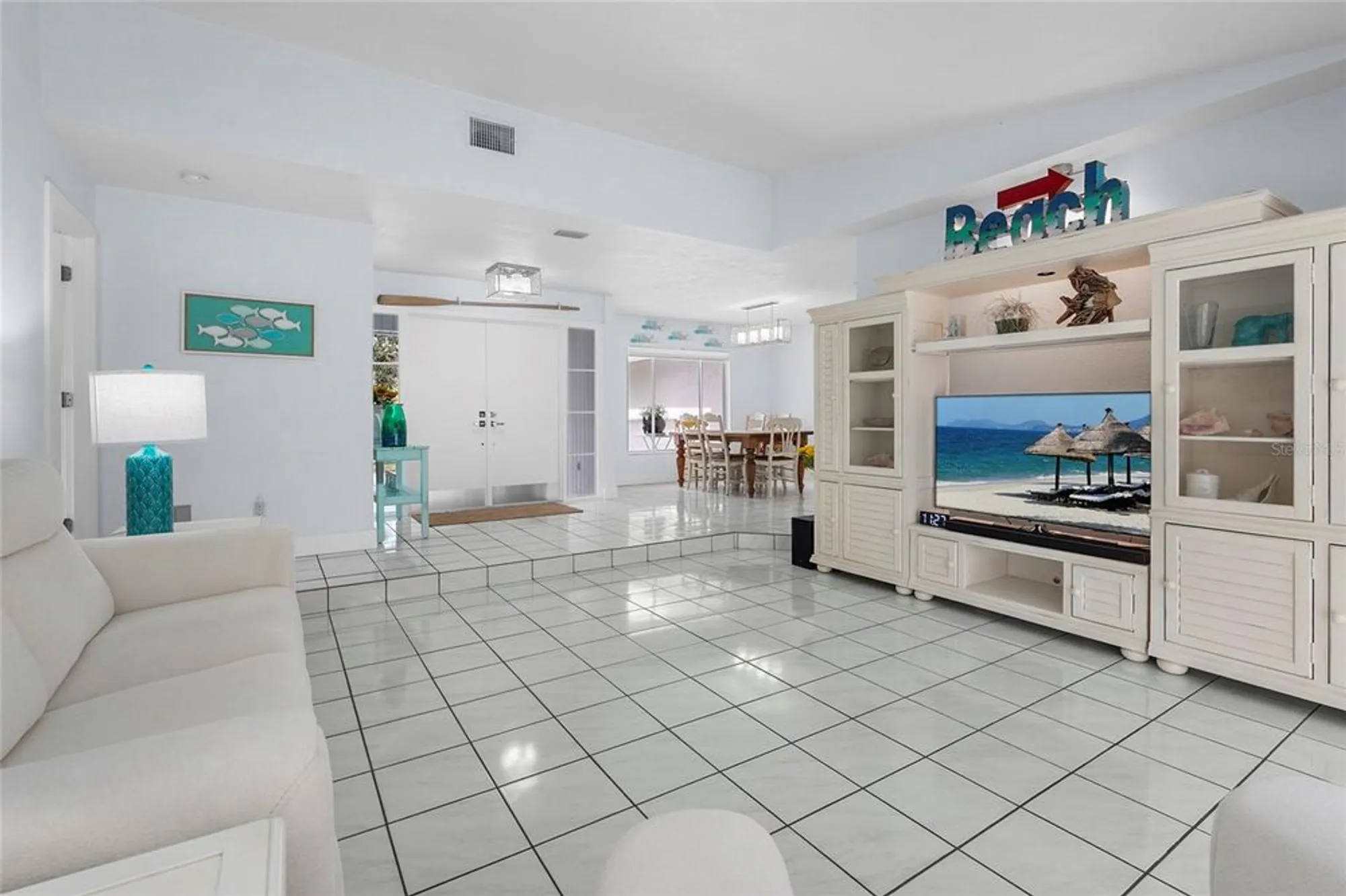 Property Slideshow image 16 of 57 | 5720 timber lake cir, Sarasota, FL, 34243