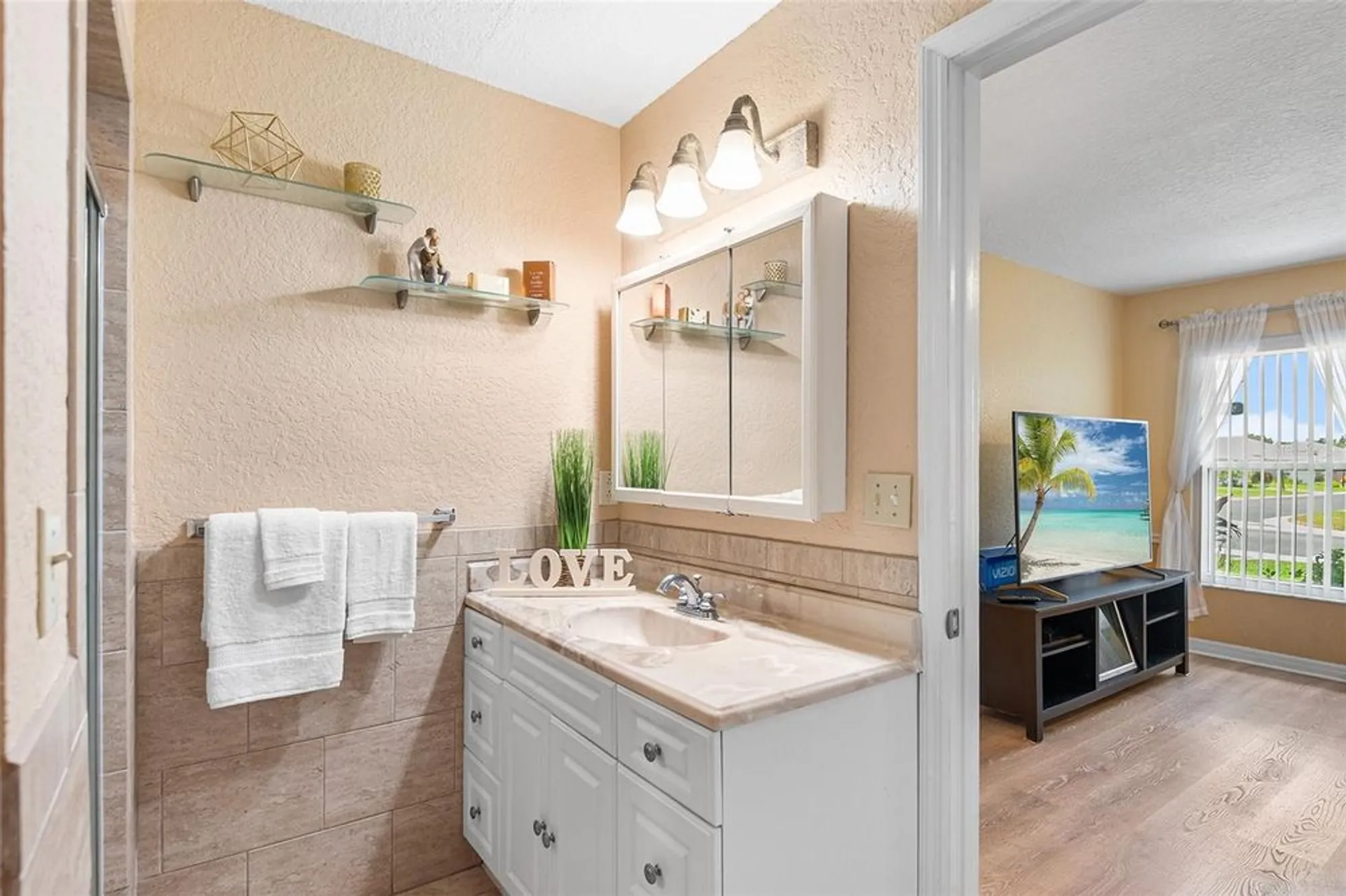 Property Slideshow image 25 of 68 | 543 clubhill dr, Haines City, FL, 33844