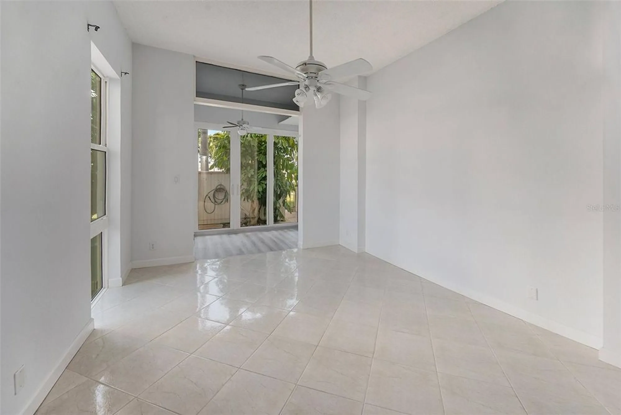 Property Slideshow image 18 of 30 | 7400 sun island dr 111, South Pasadena, FL, 33707