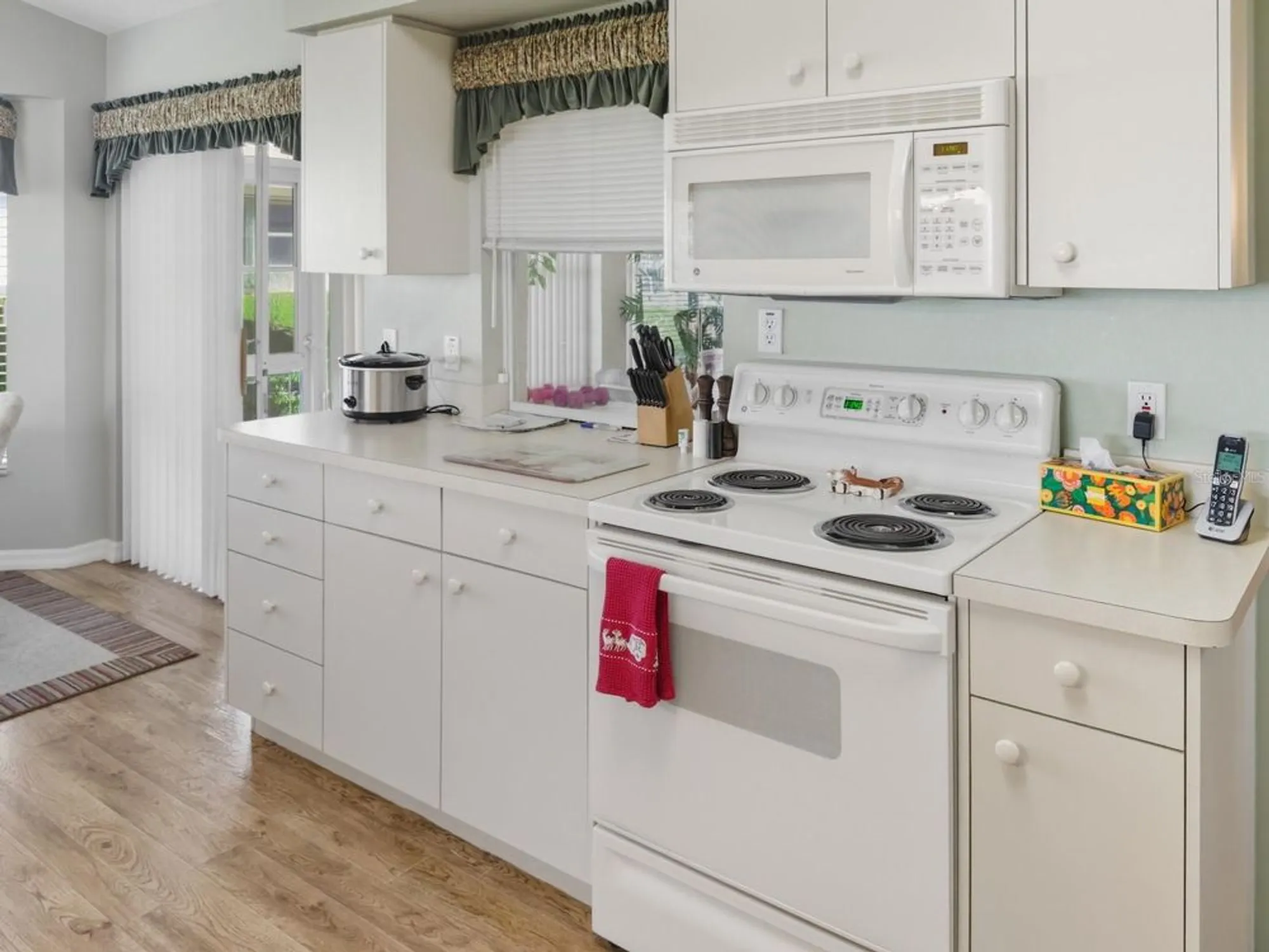 Property Slideshow image 13 of 64 | 11143 brooklawn dr, Hudson, FL, 34667