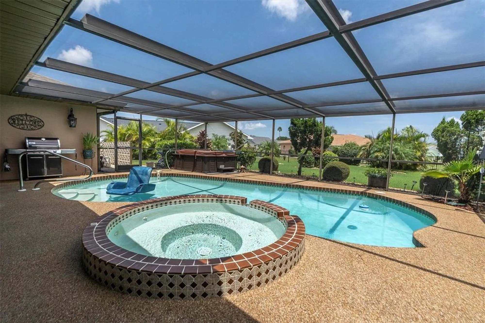 Property Slideshow image 26 of 54 | 301 thorn hill pl, Sun City Center, FL, 33573