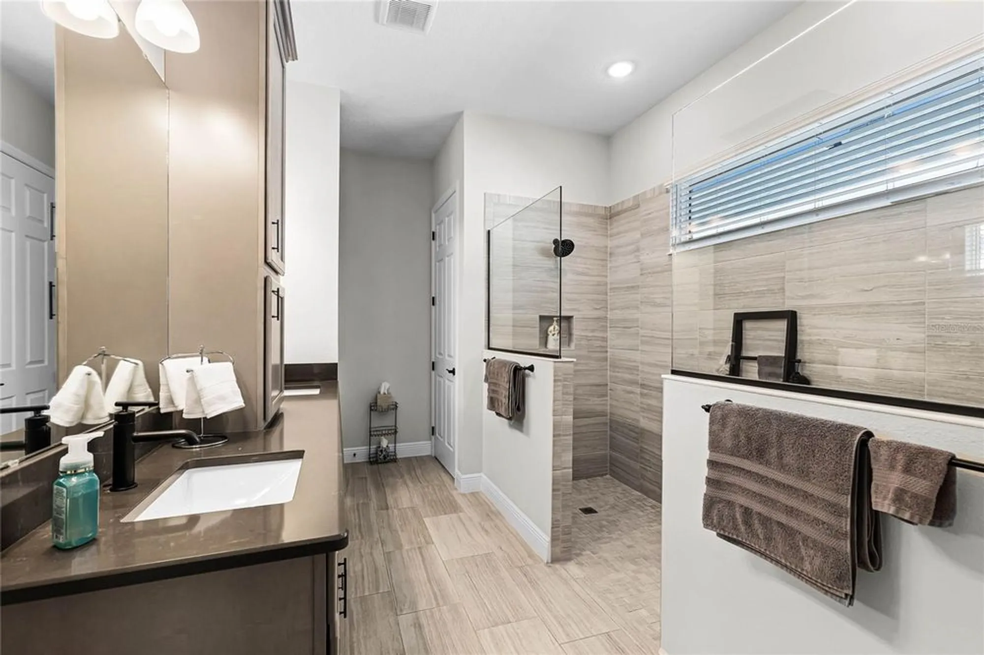 Property Slideshow image 22 of 55 | 8456 norwich way, Mount Dora, FL, 32757