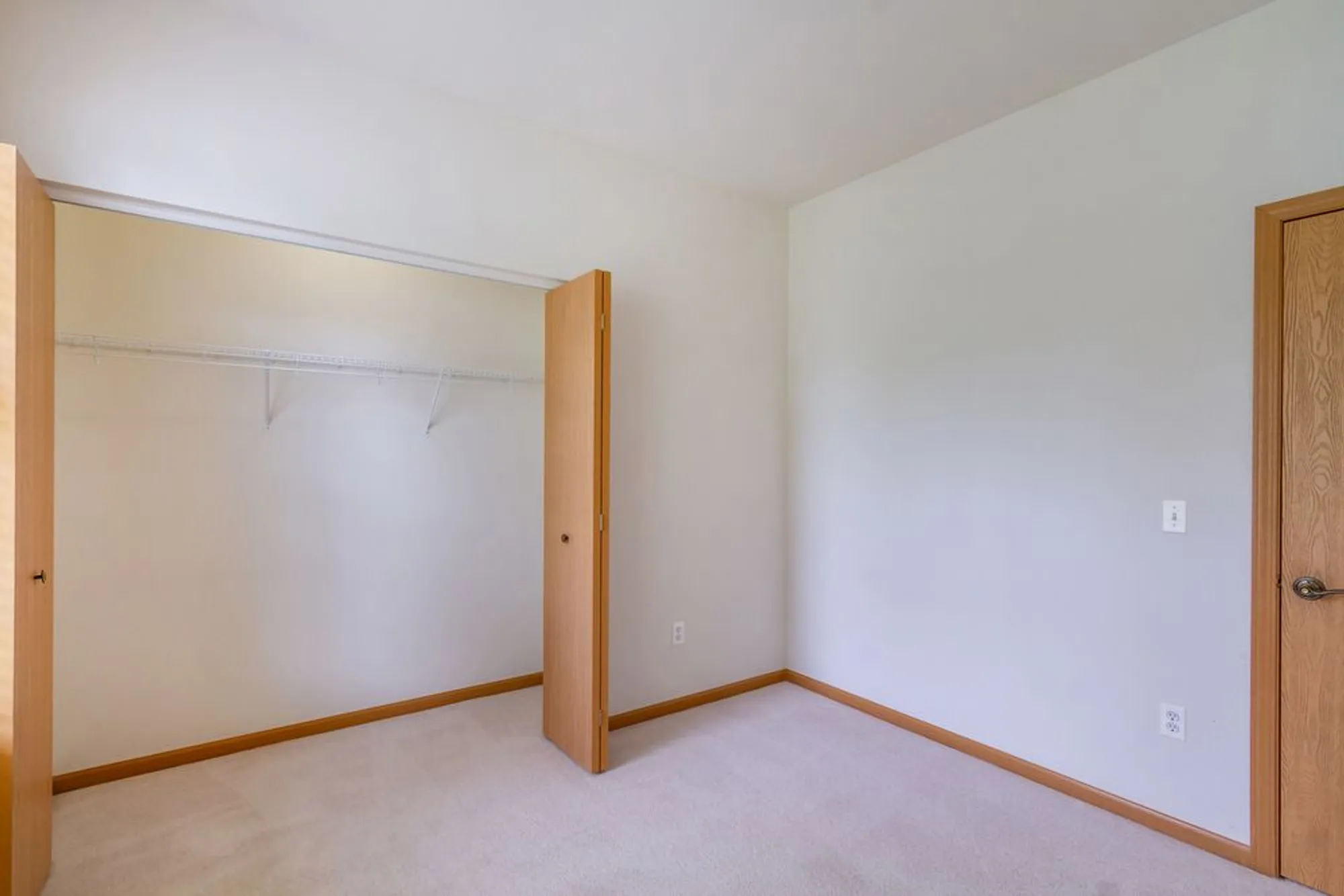 Property Slideshow image 21 of 28 | 1508 w ludington cir, Romeoville, IL, 60446