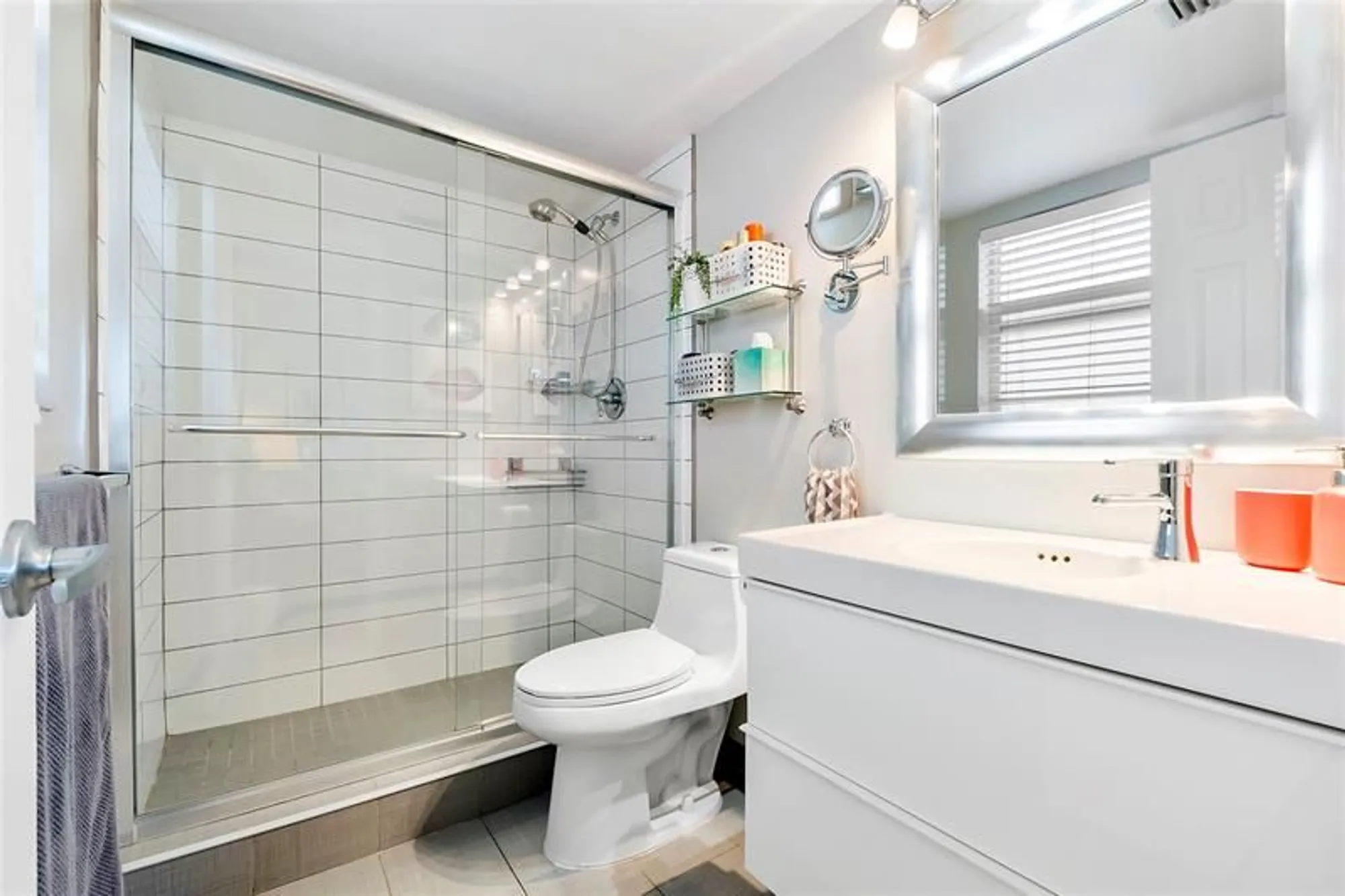 Property Slideshow image 10 of 18 | 601 nw 76th ter 208, Margate, FL, 33063