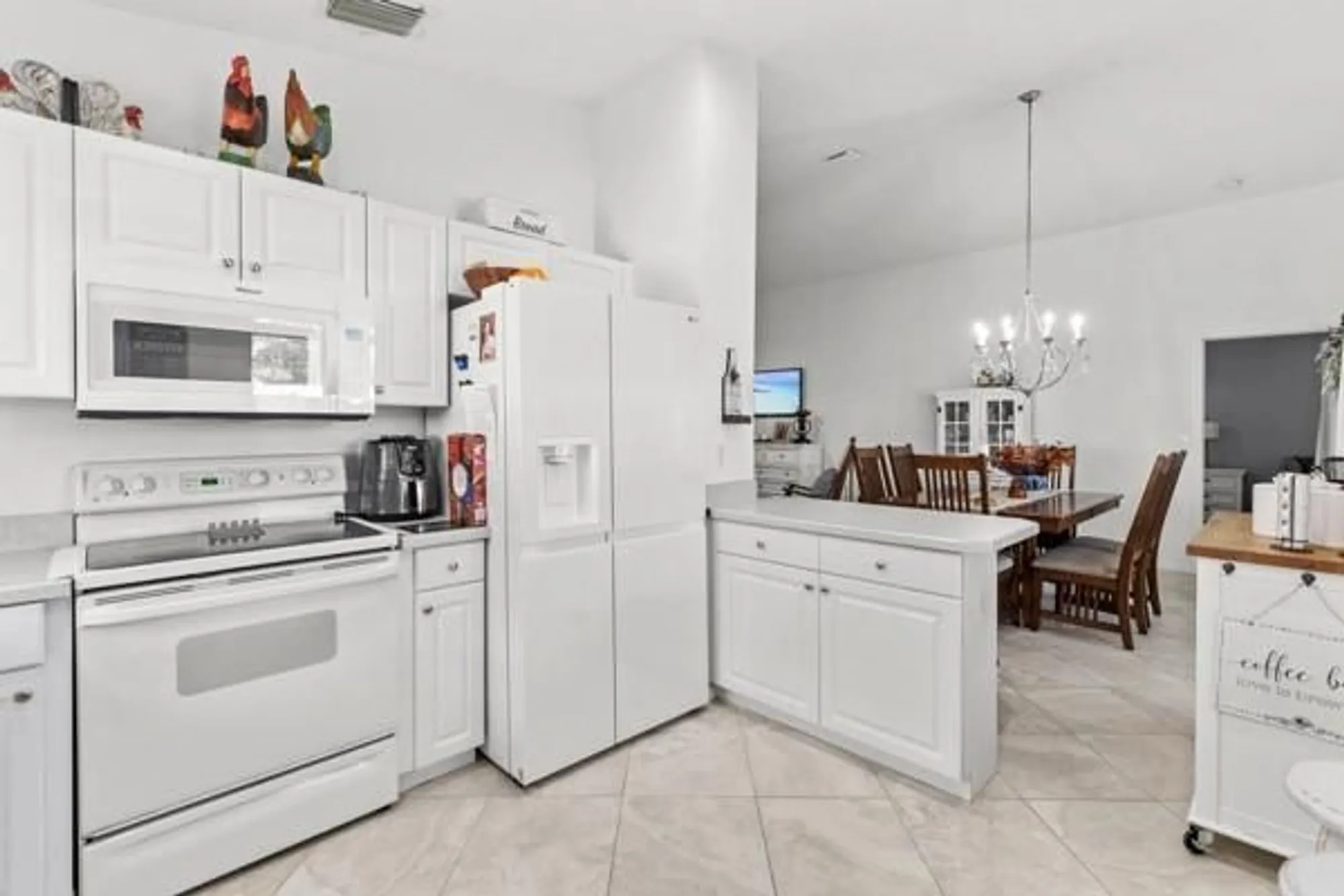 Property Slideshow image 10 of 25 | 304 sw north shore blvd, Port Saint Lucie, FL, 34986