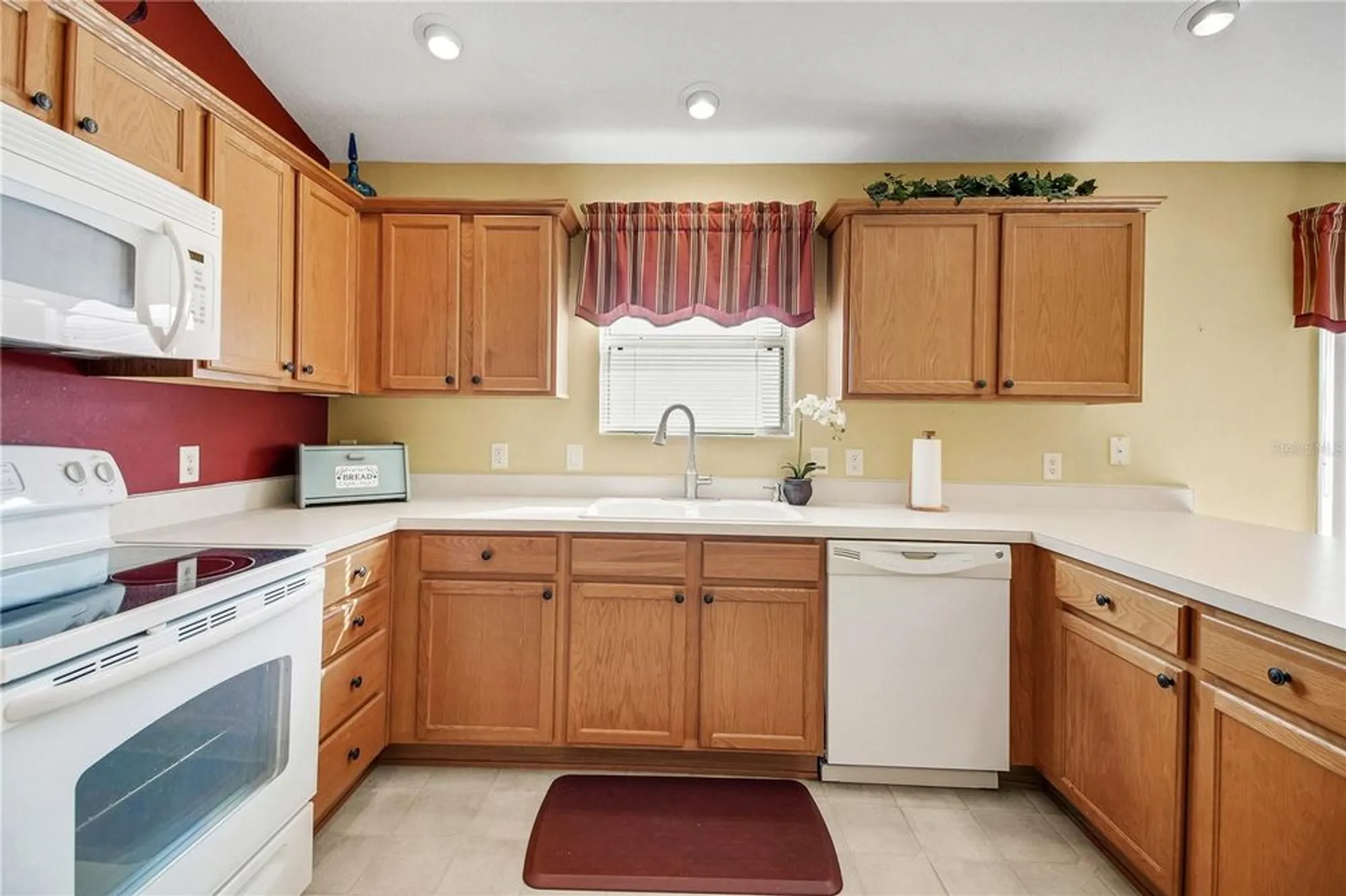 Property Slideshow image 28 of 45 | 438 grovewood pl, The Villages, FL, 32162