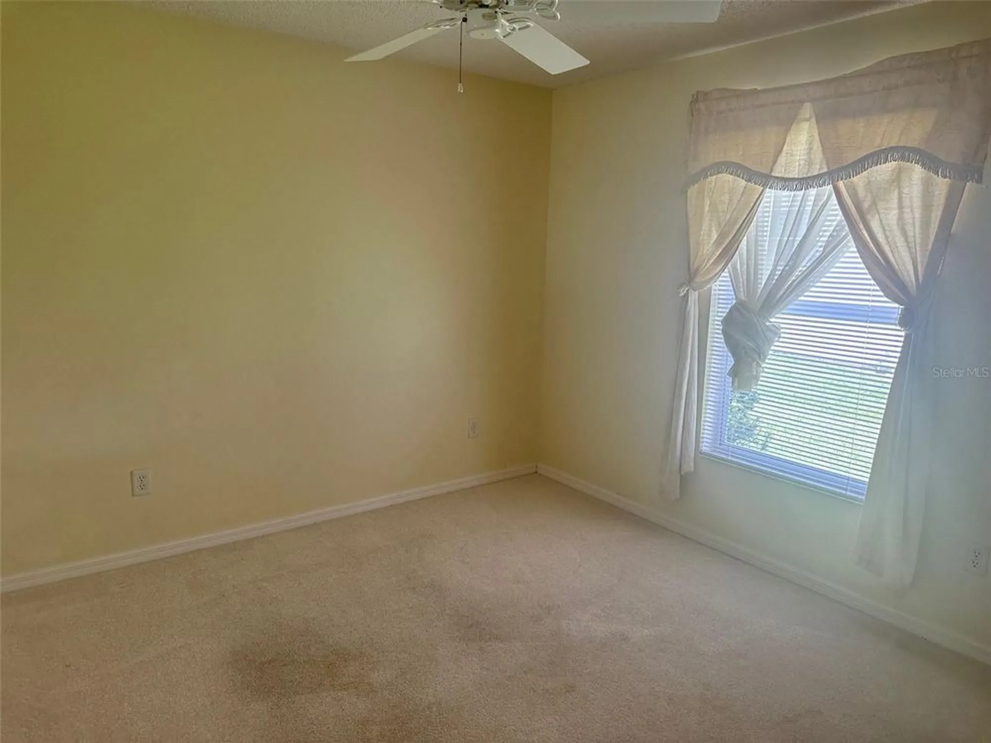 Property Slideshow image 16 of 21 | 2002 enrique dr, The Villages, FL, 32159