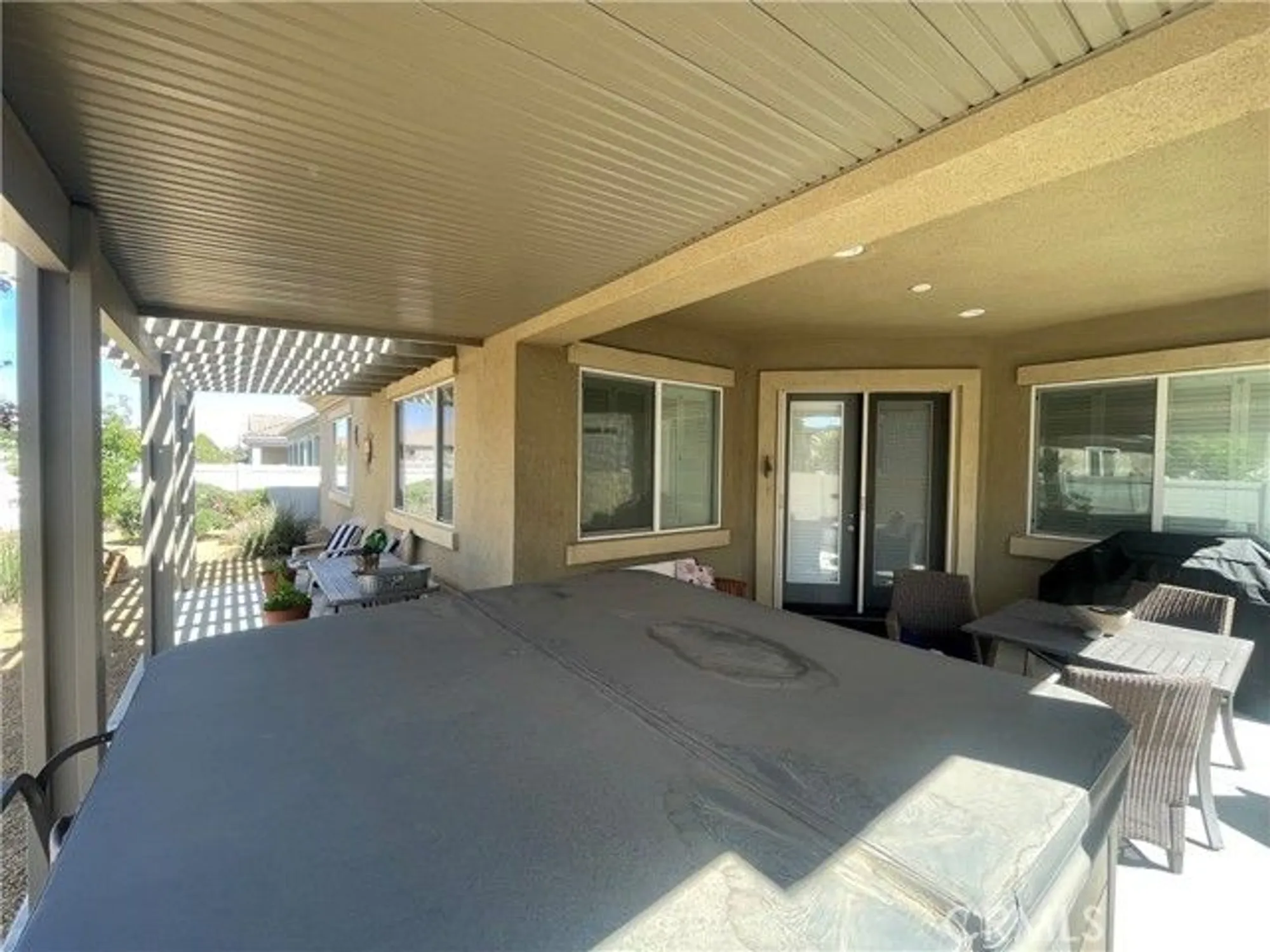 Property Slideshow image 42 of 56 | 19365 galloping hill rd, Apple Valley, CA, 92308