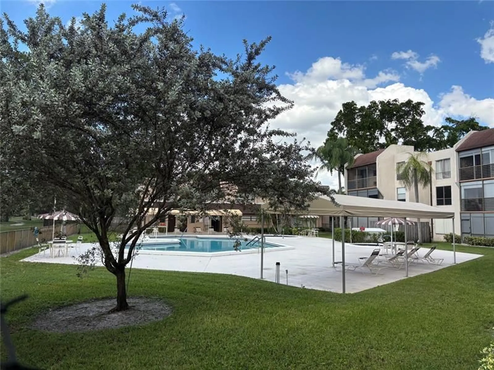 Property Slideshow image 10 of 10 | 6451 n university dr 112, Tamarac, FL, 33321