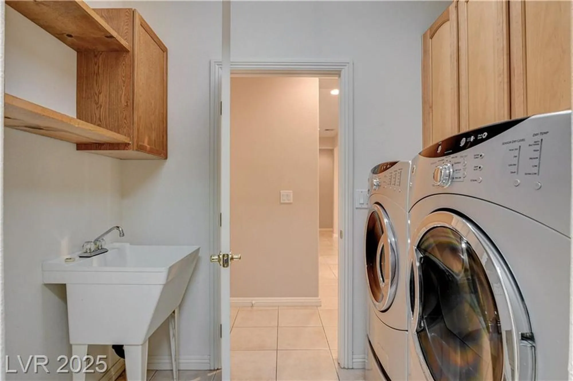 Property Slideshow image 43 of 83 | 10255 riva de angelo ave, Las Vegas, NV, 89135